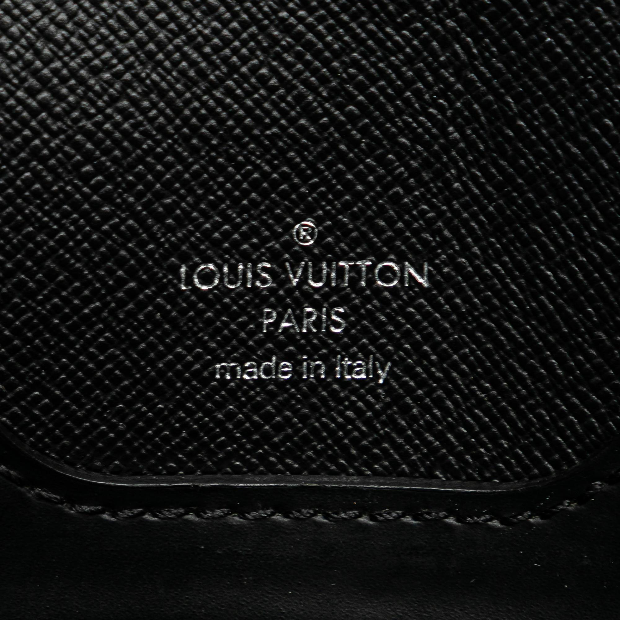 Louis Vuitton Taiga Minuto