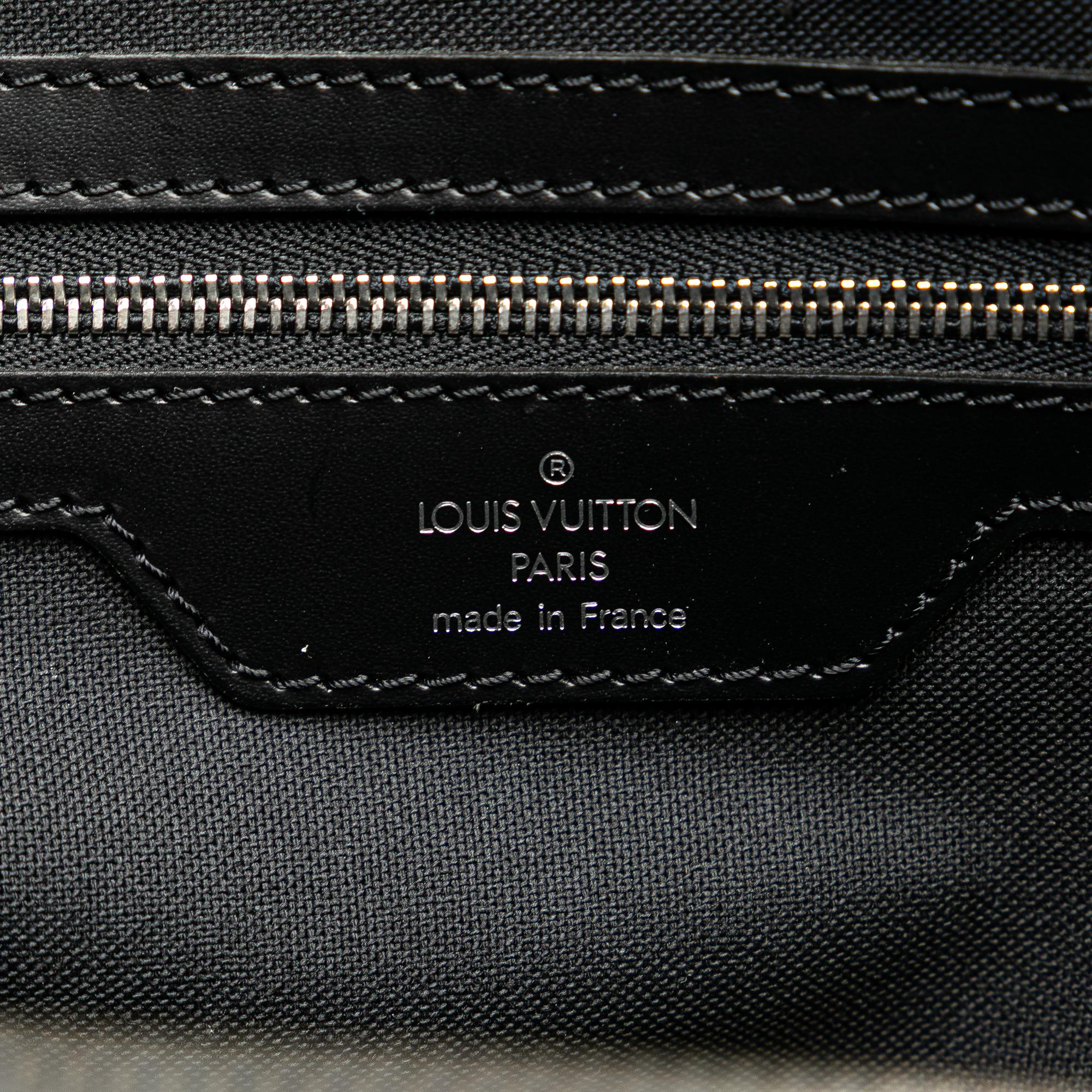 Louis Vuitton Taiga Nevski