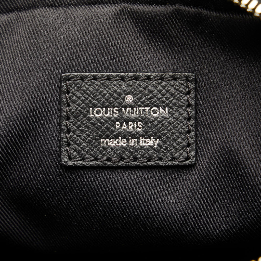 Louis Vuitton Taiga Outdoor Bumbag