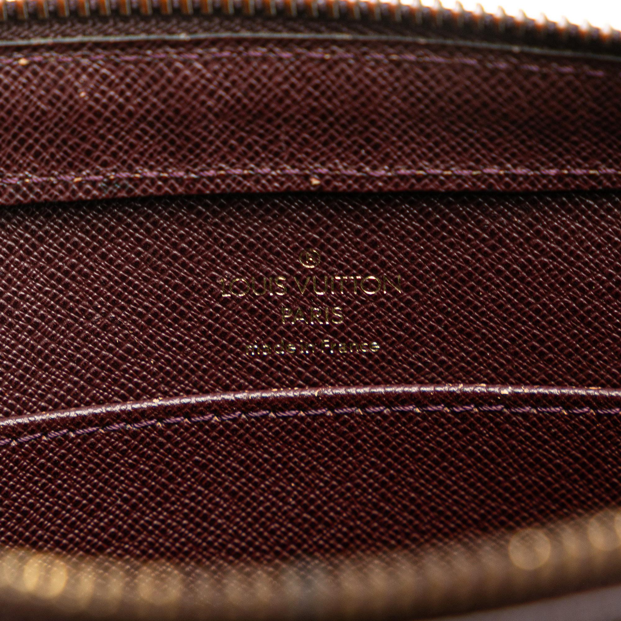 Louis Vuitton Taiga Pochette Baikal