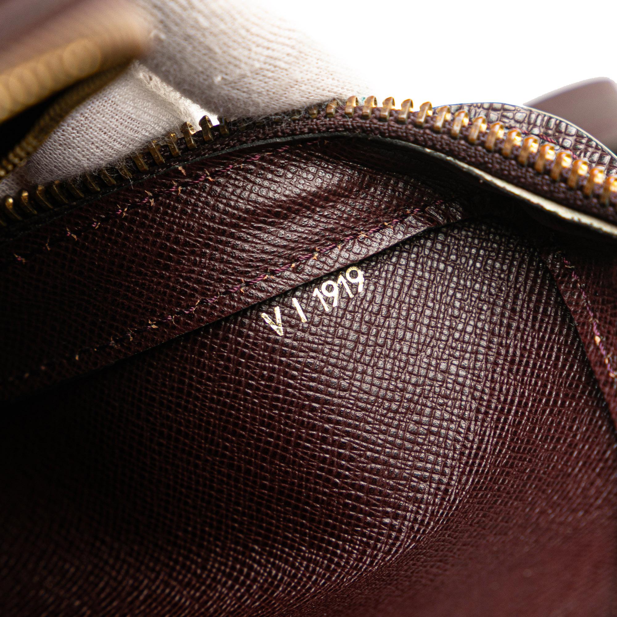 Louis Vuitton Taiga Pochette Baikal