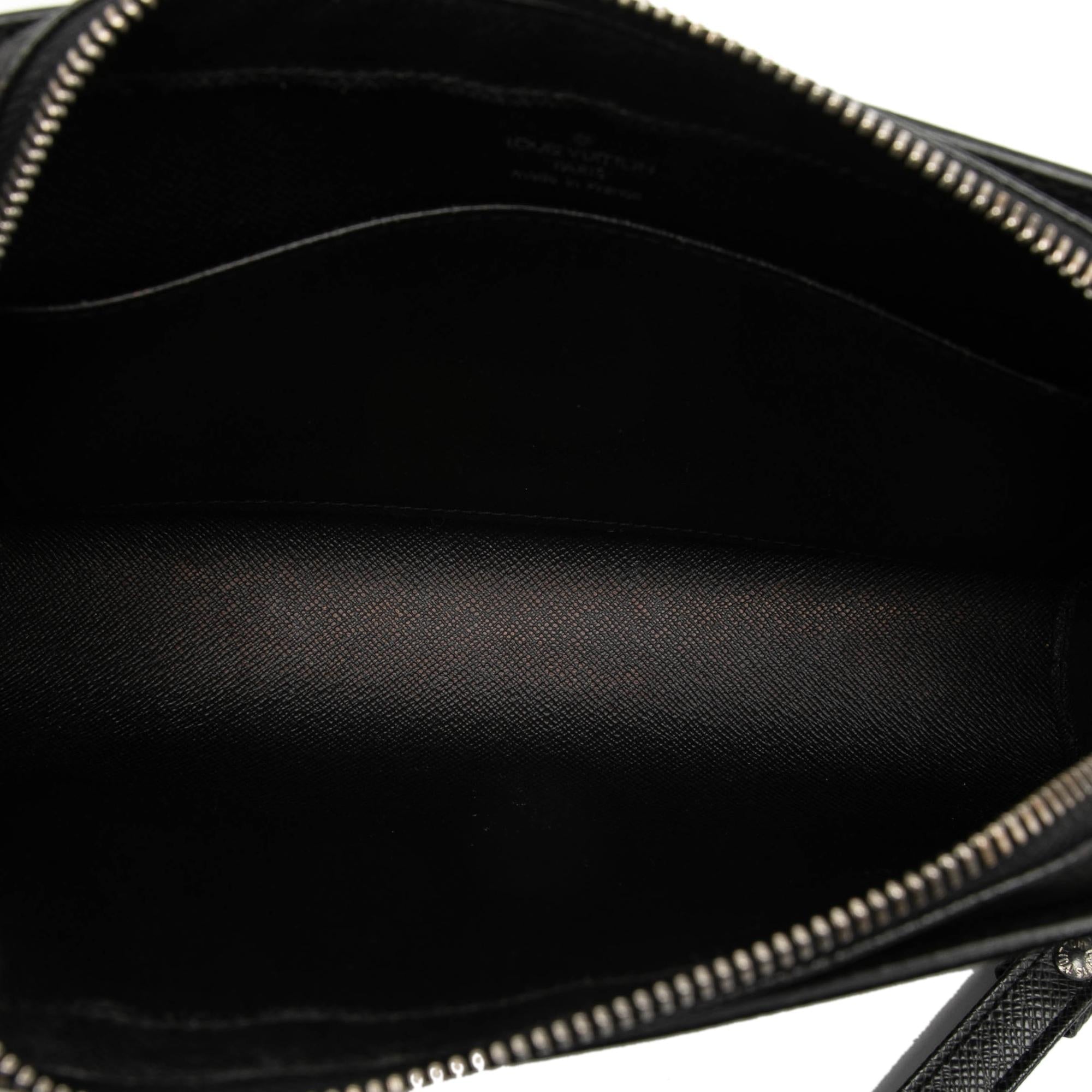 Louis Vuitton Taiga Pochette Baikal