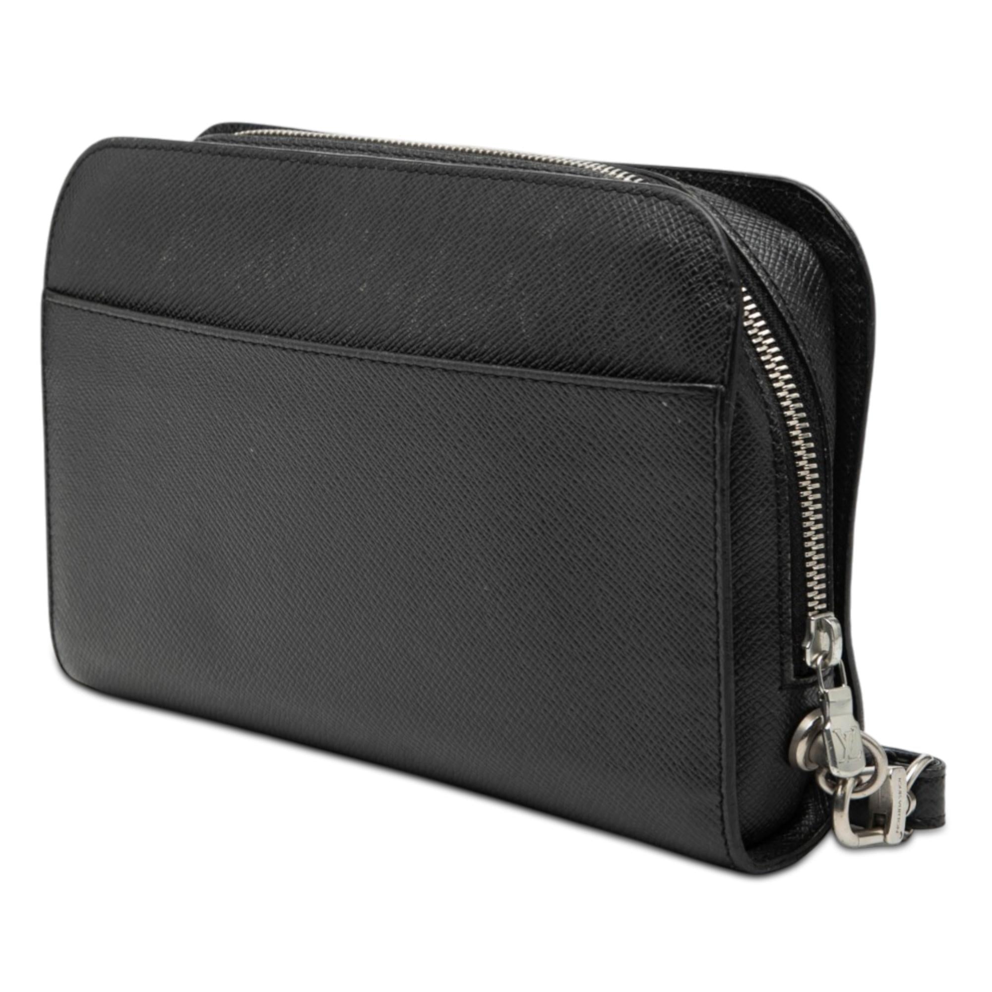 Louis Vuitton Taiga Pochette Baikal
