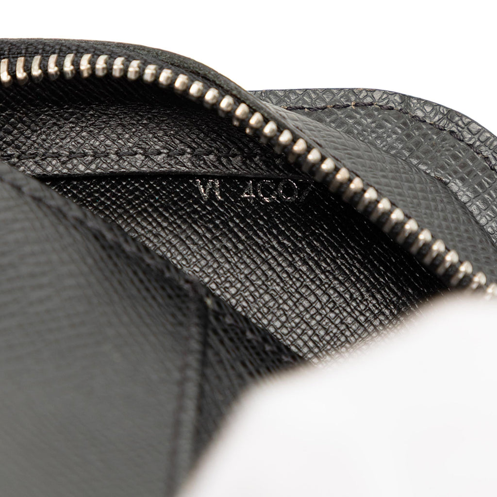 Louis Vuitton Taiga Pochette Baikal