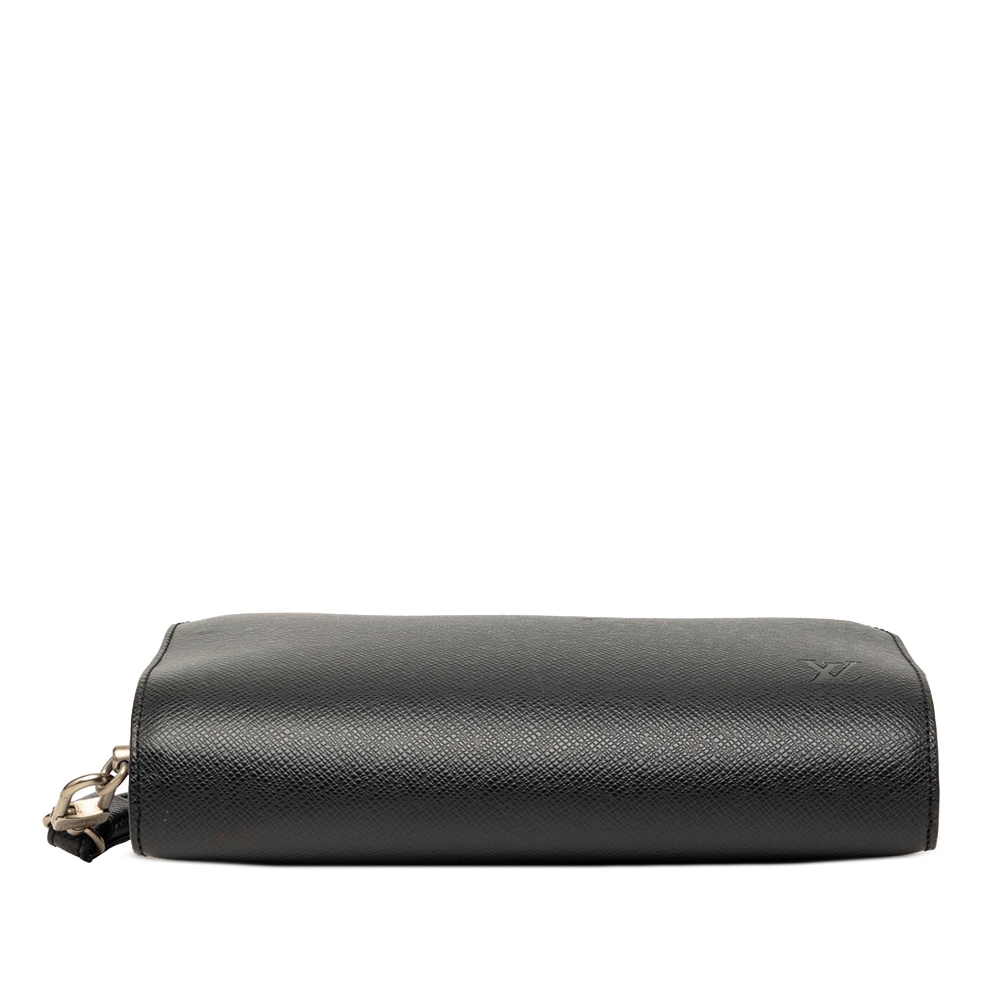 Louis Vuitton Taiga Pochette Baikal