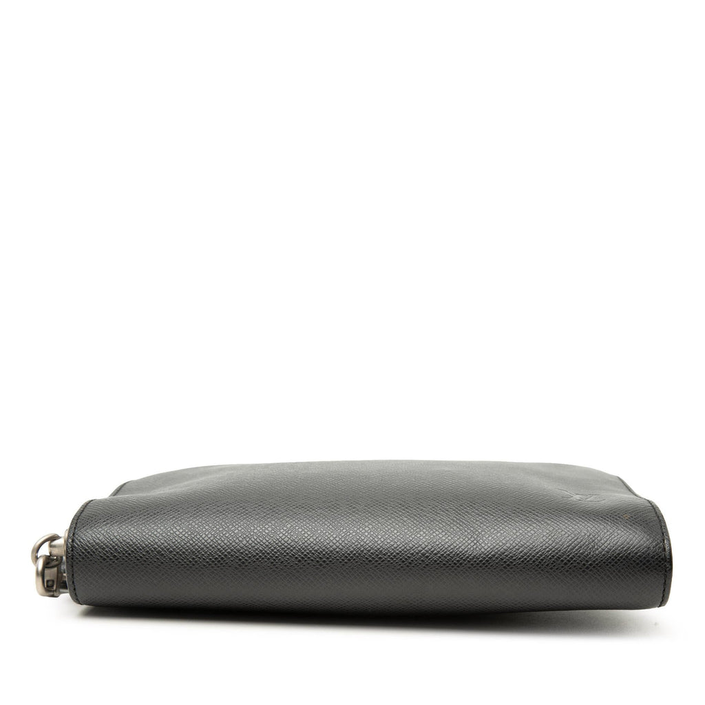 Louis Vuitton Taiga Pochette Baikal