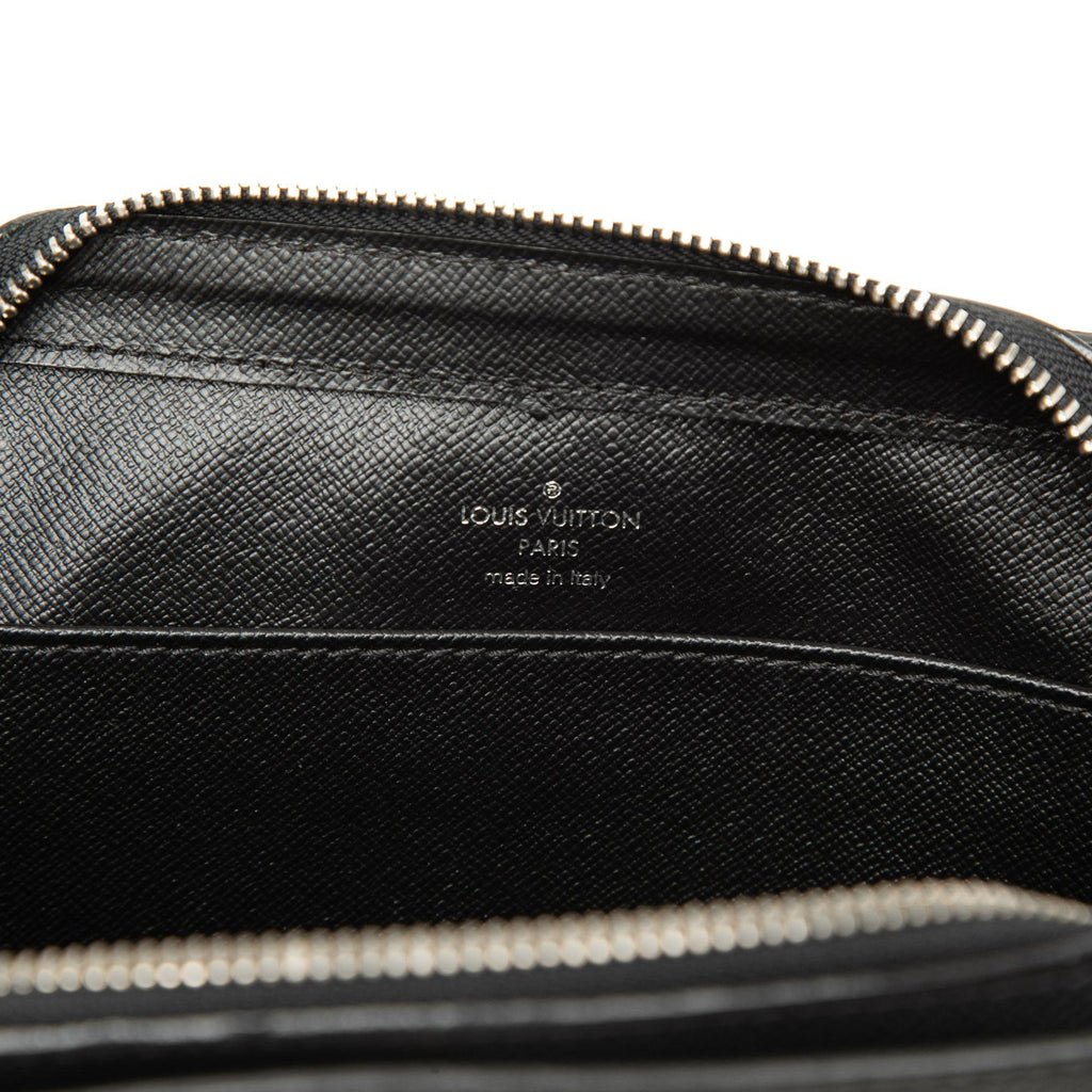 Louis Vuitton Taiga Pochette Baikal