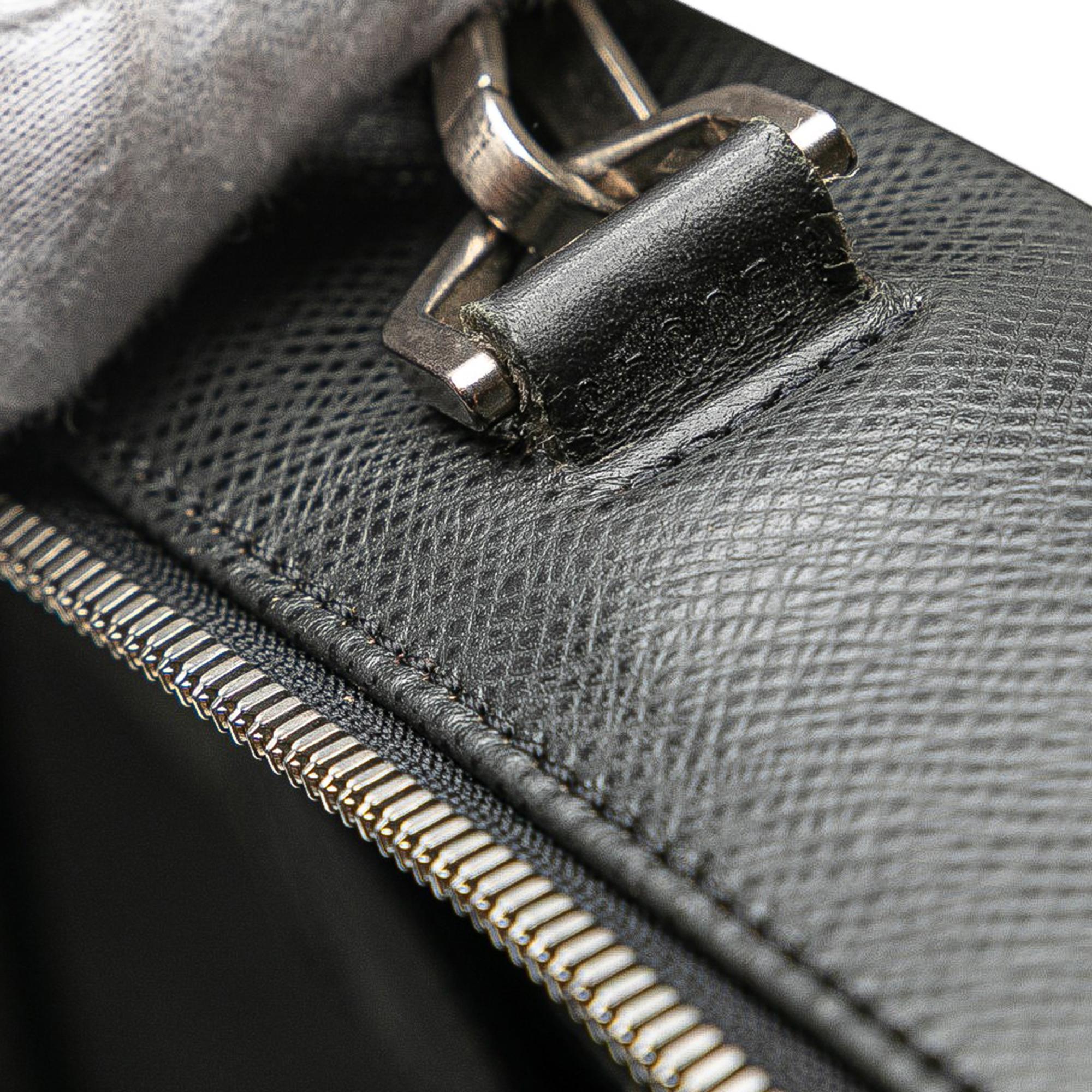 Louis Vuitton Taiga Porte Ordinateur Odessa