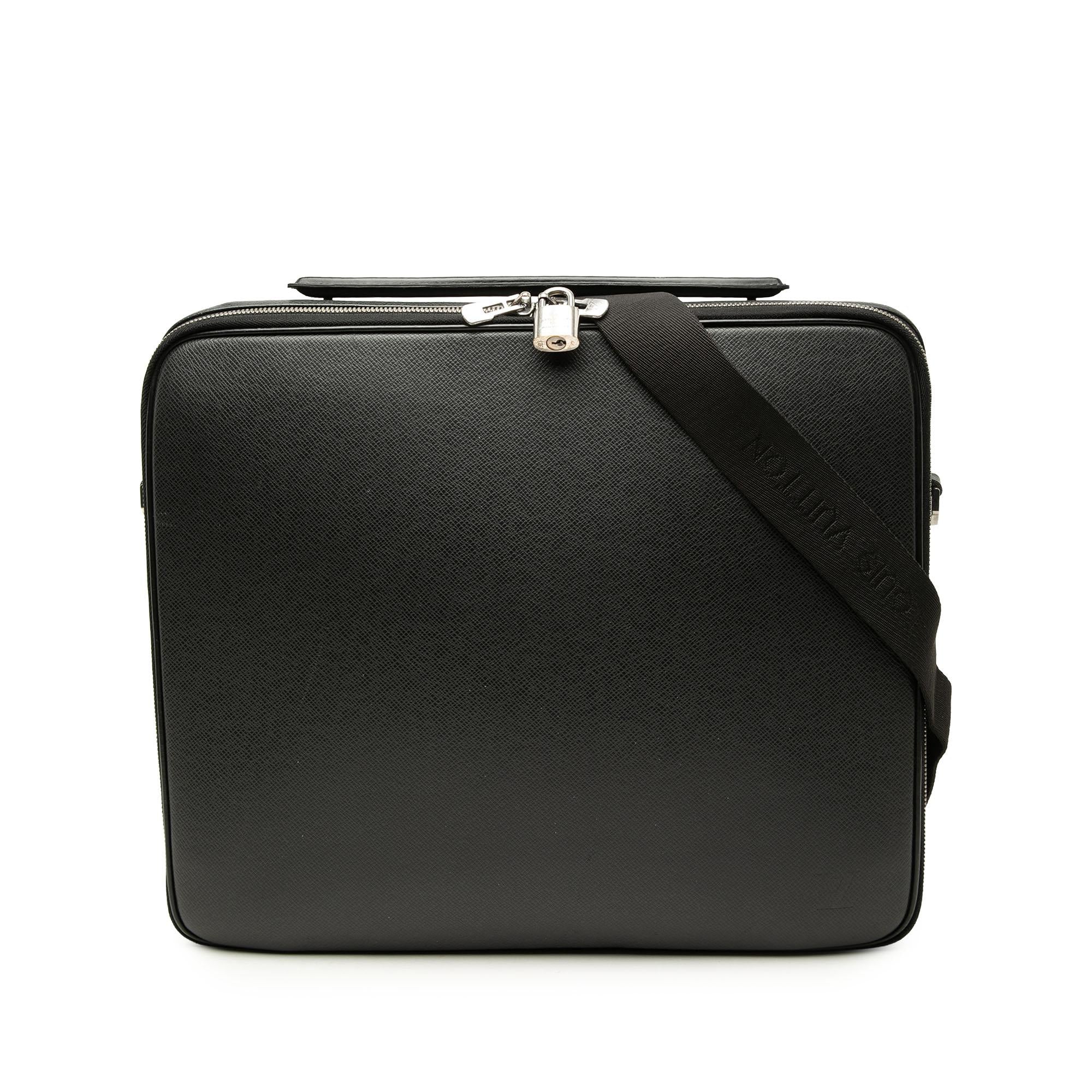 Louis Vuitton Taiga Porte Ordinateur Odessa