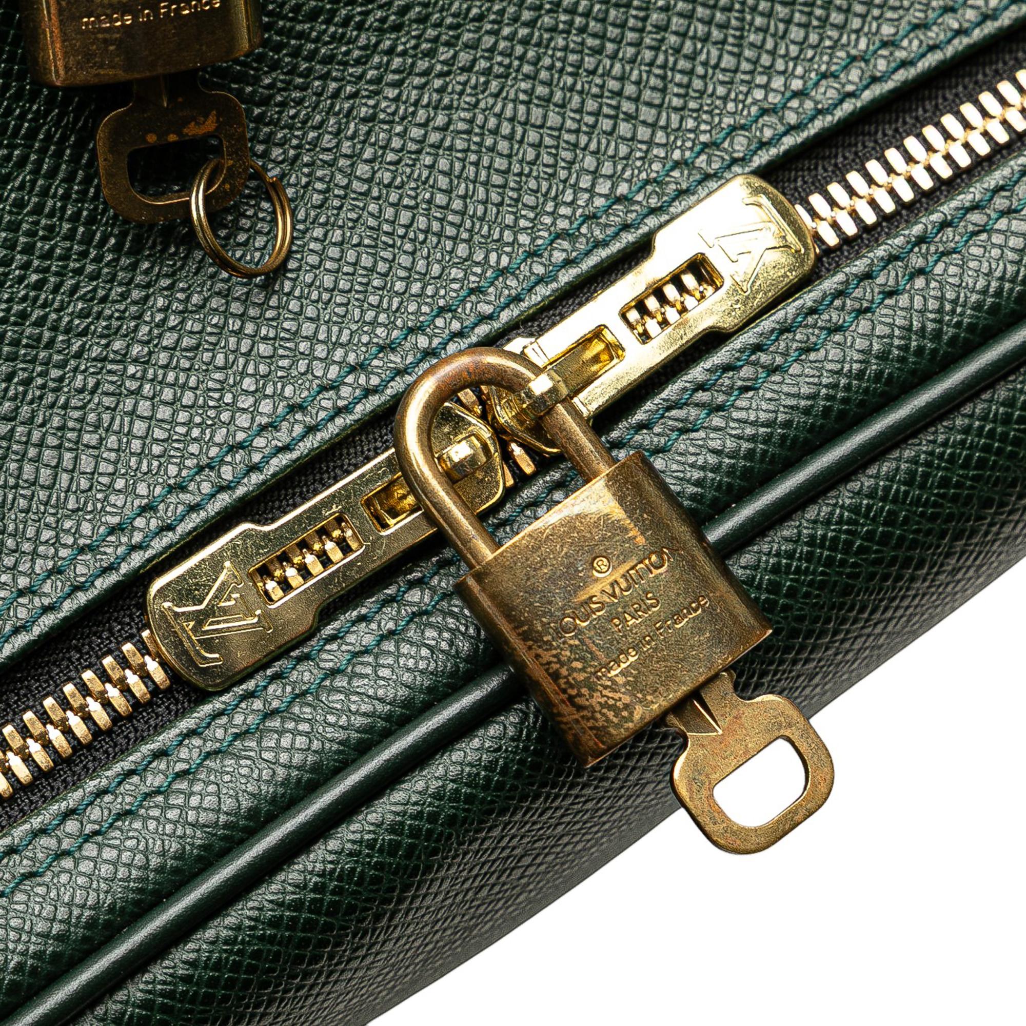 Louis Vuitton Taiga Reporter PM