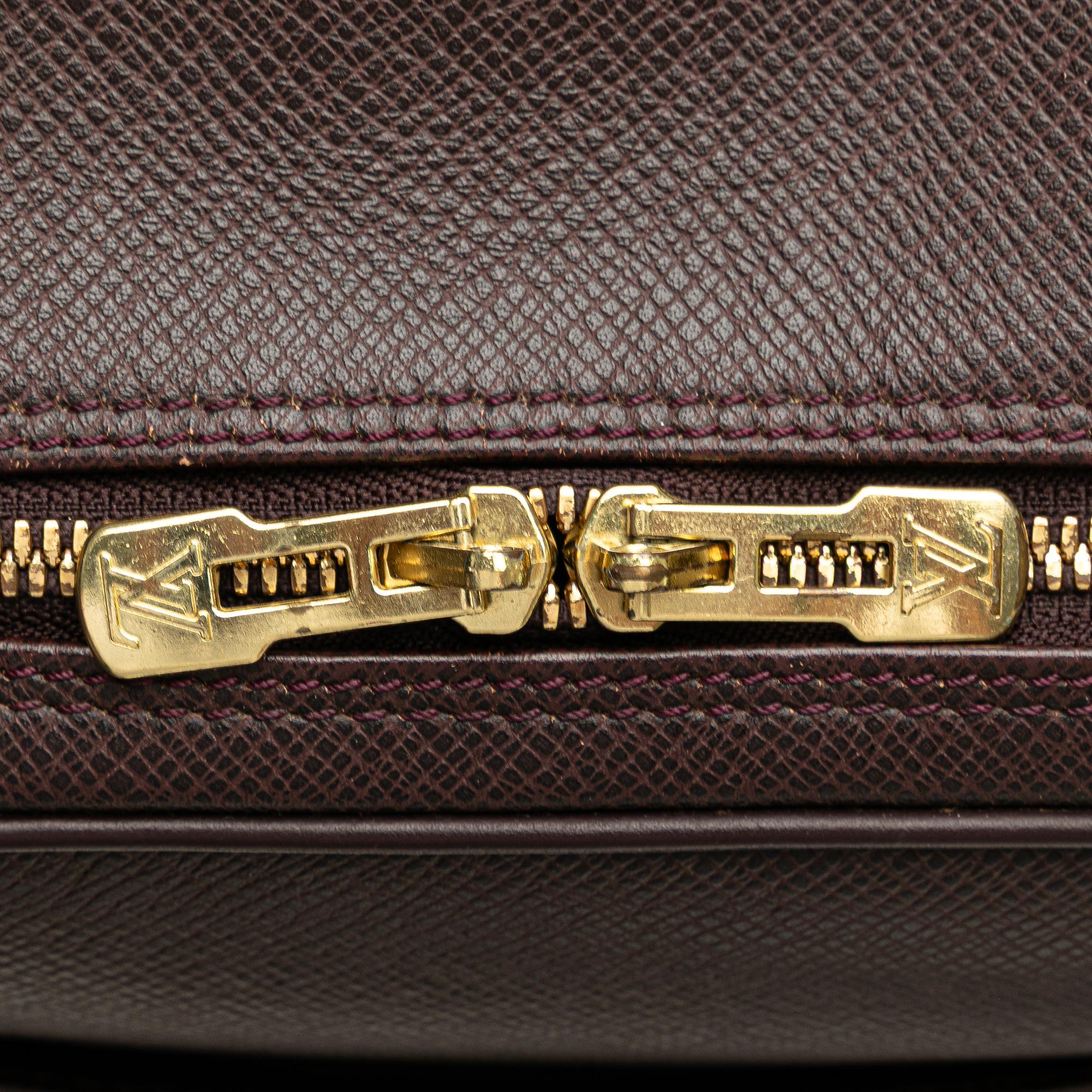 Louis Vuitton Taiga Reporter PM
