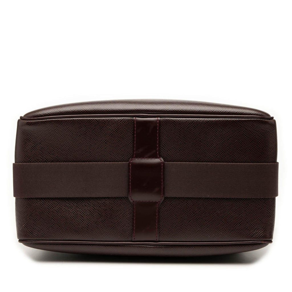 Louis Vuitton Taiga Reporter PM