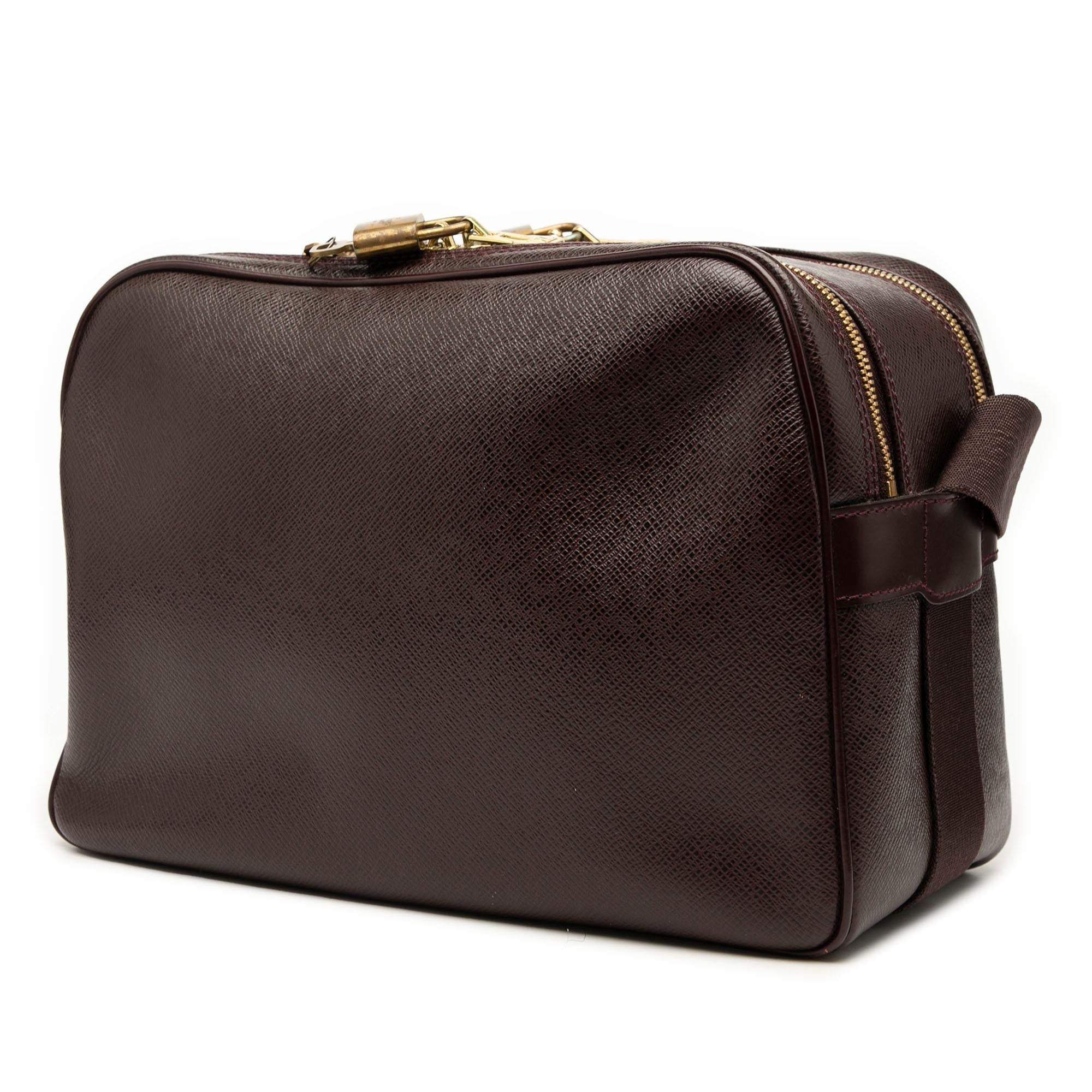 Louis Vuitton Taiga Reporter PM