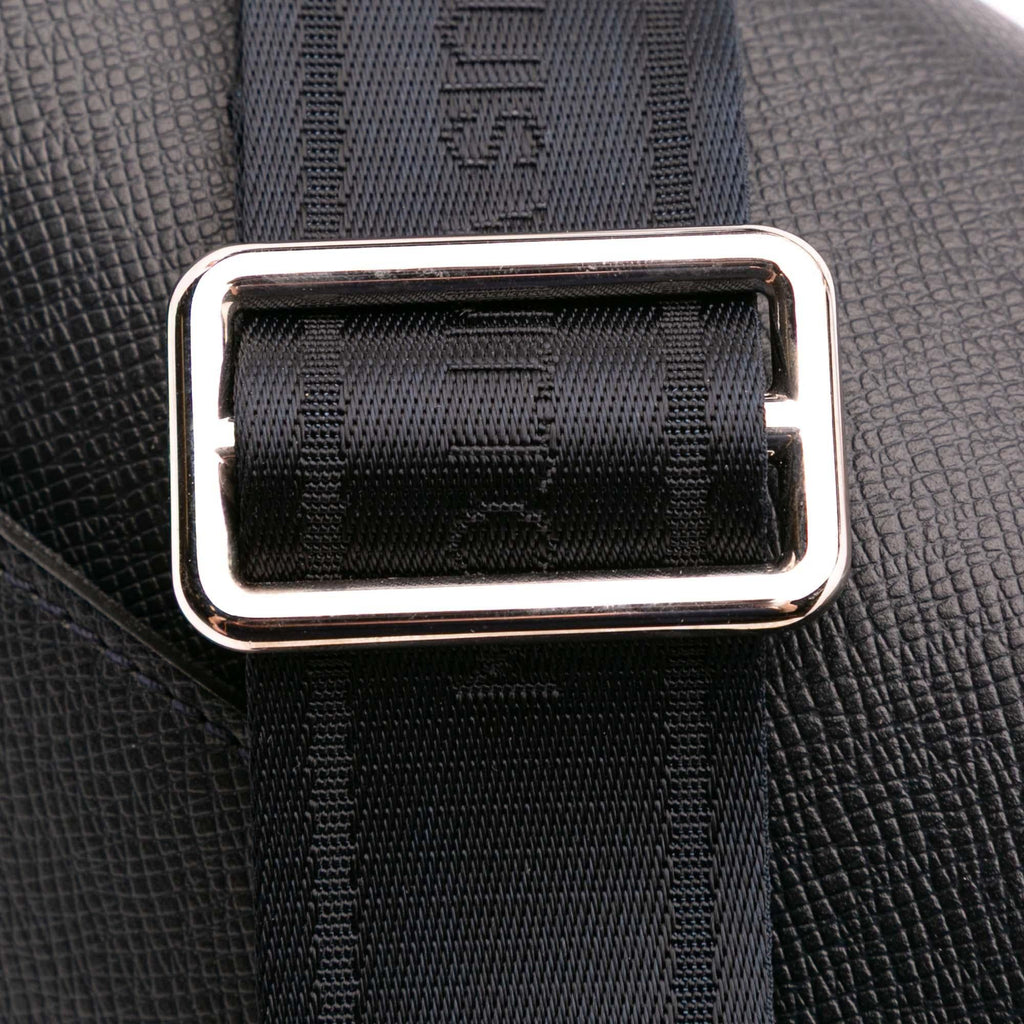 Louis Vuitton Taiga Roman MM