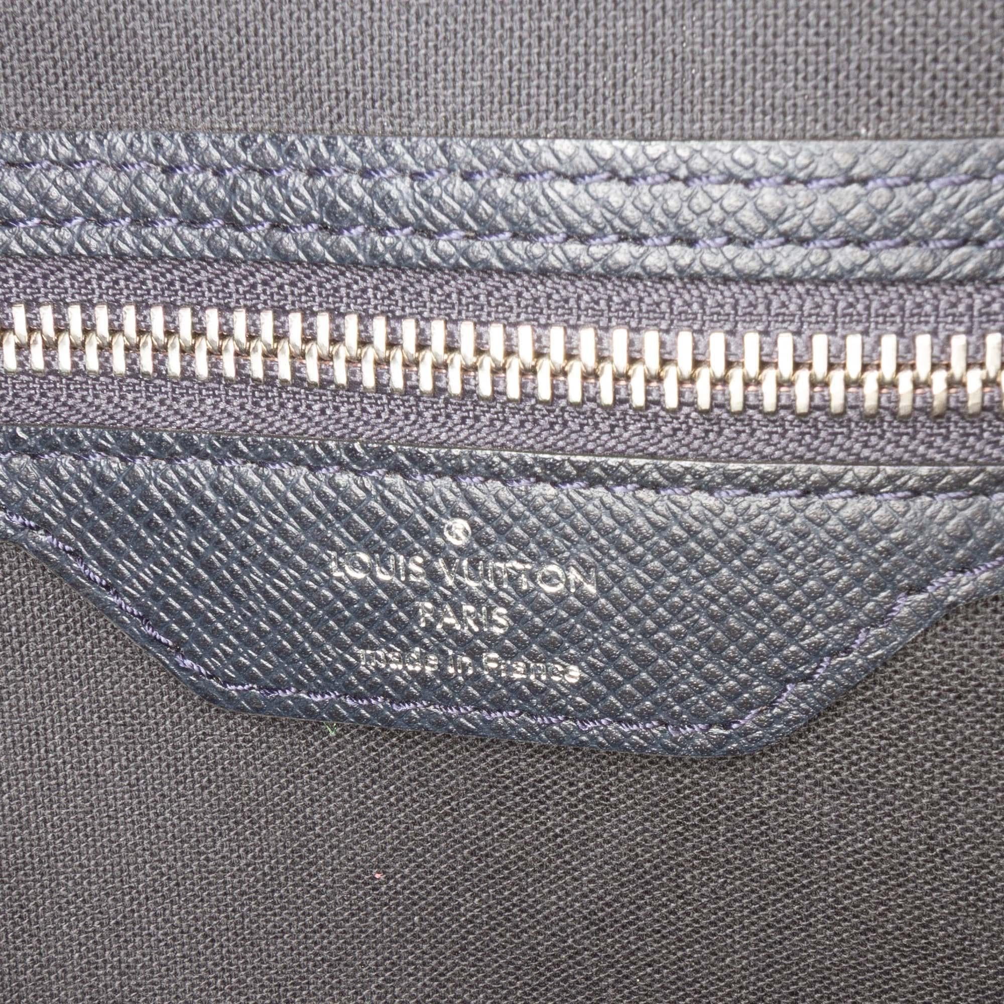 Louis Vuitton Taiga Roman MM