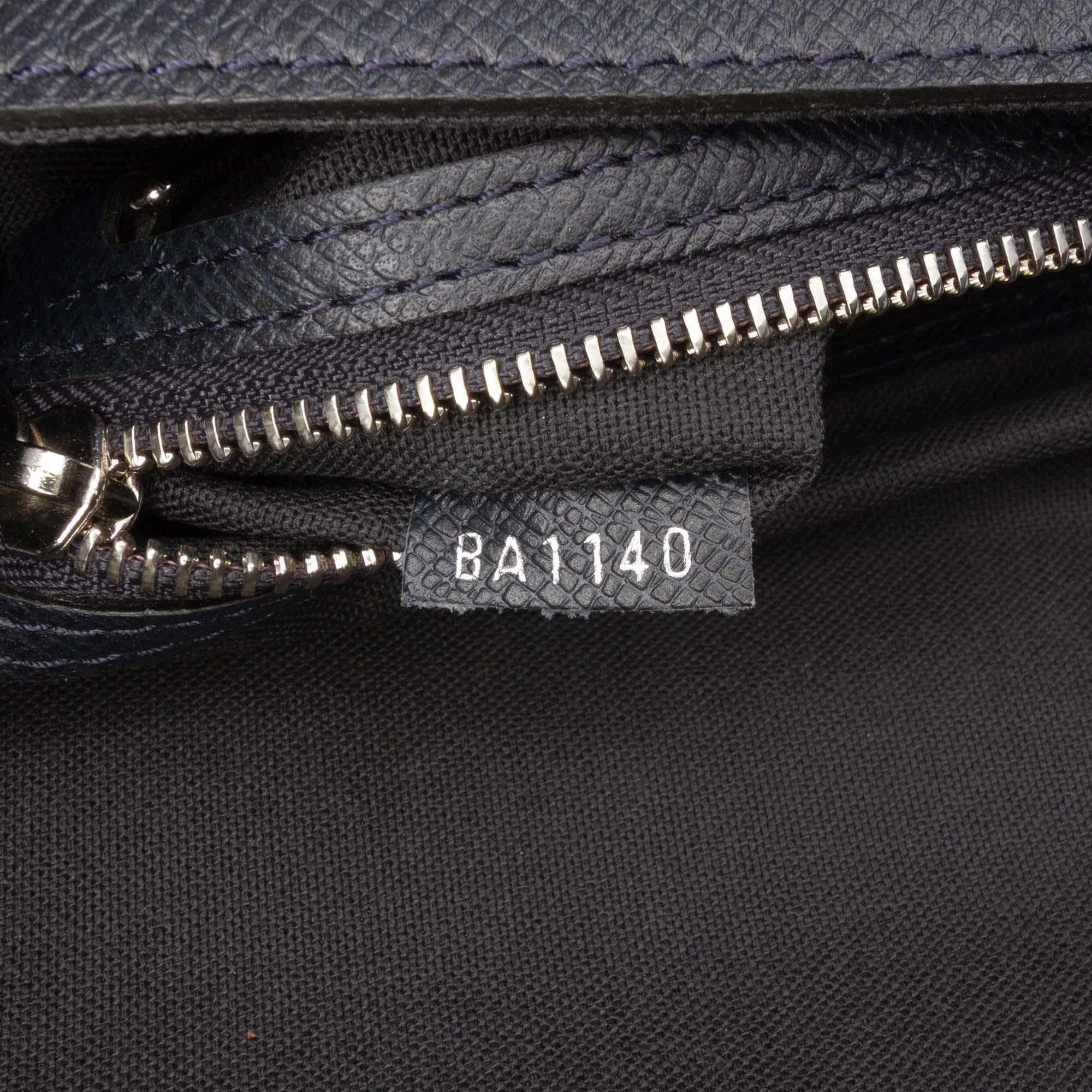 Louis Vuitton Taiga Roman MM