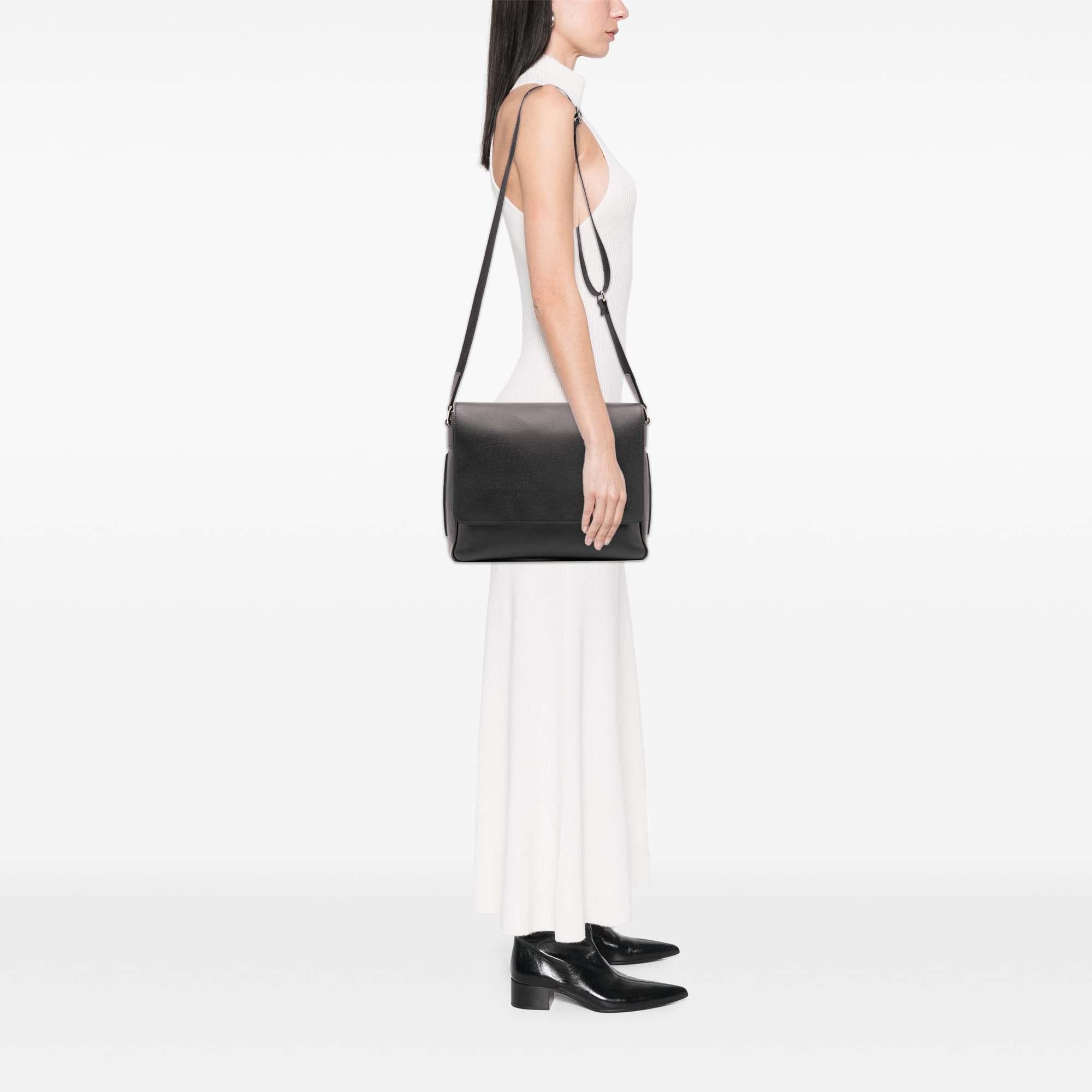 Louis Vuitton Taiga Roman MM