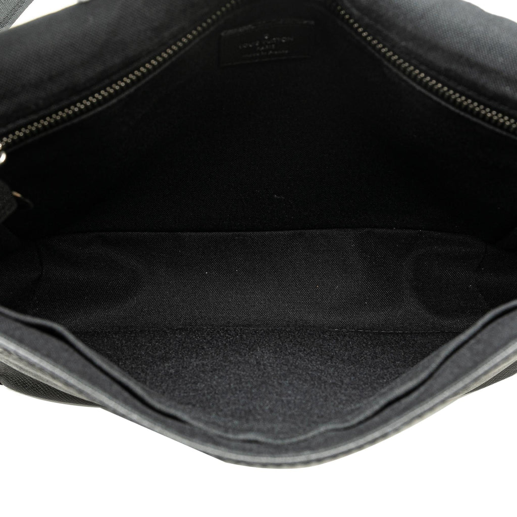 Louis Vuitton Taiga Roman PM