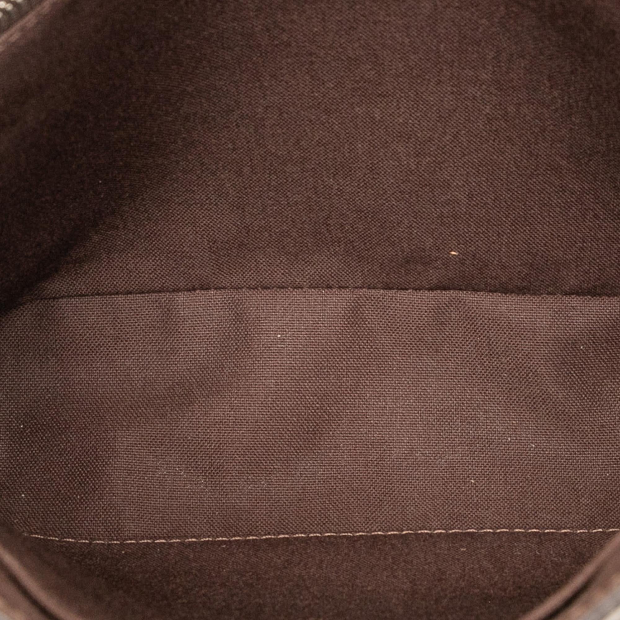 Louis Vuitton Taiga Roman PM