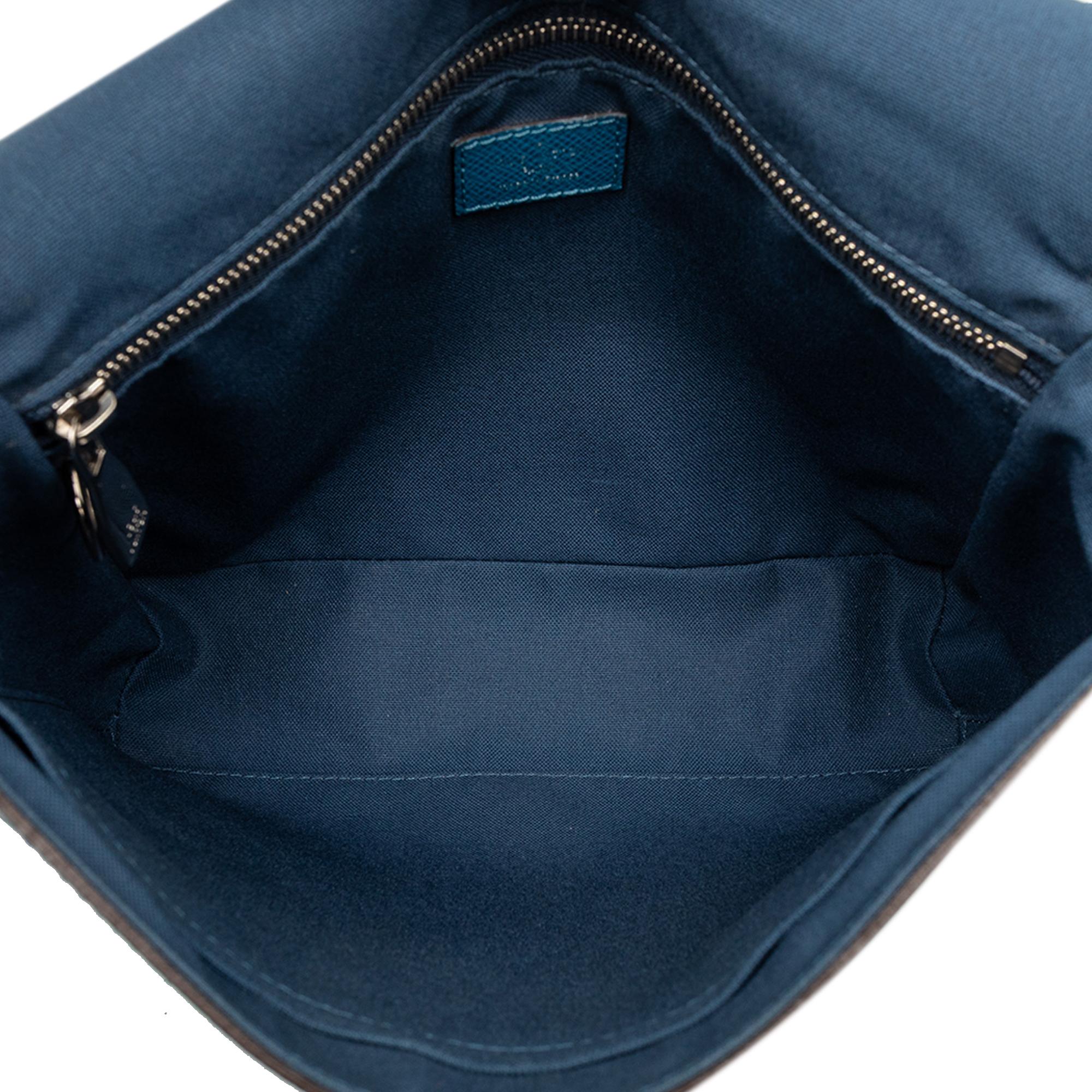 Louis Vuitton Taiga Roman PM