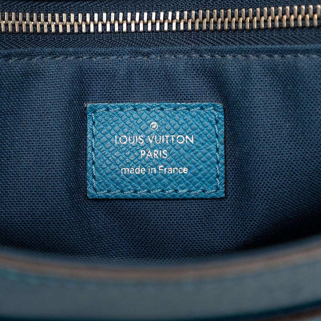 Louis Vuitton Taiga Roman PM