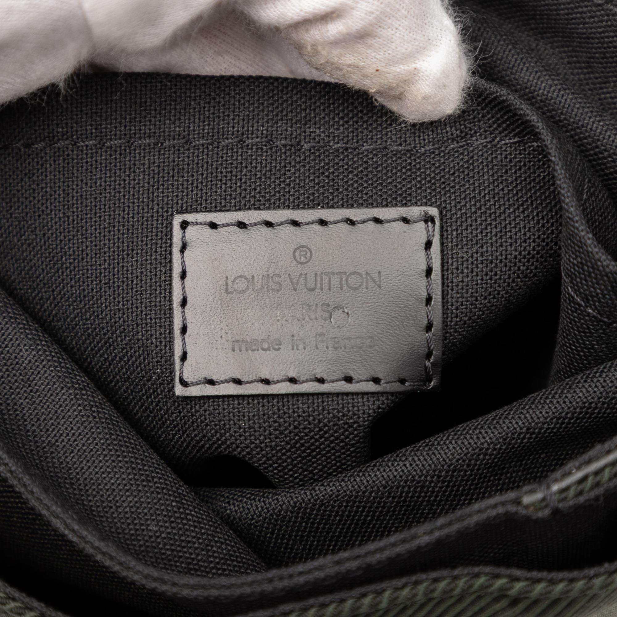 Louis Vuitton Taiga Saratov PM