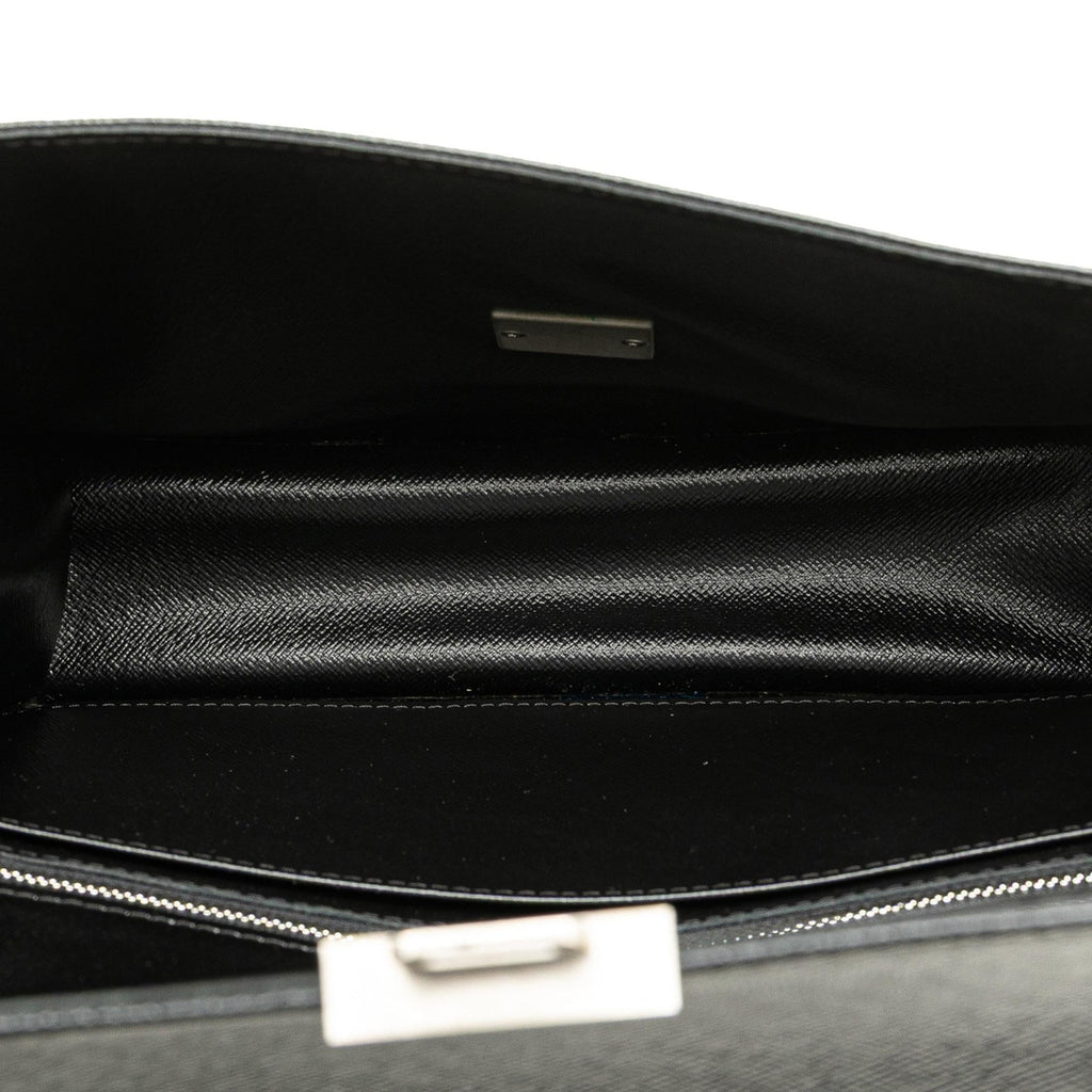 Louis Vuitton Taiga Selenga