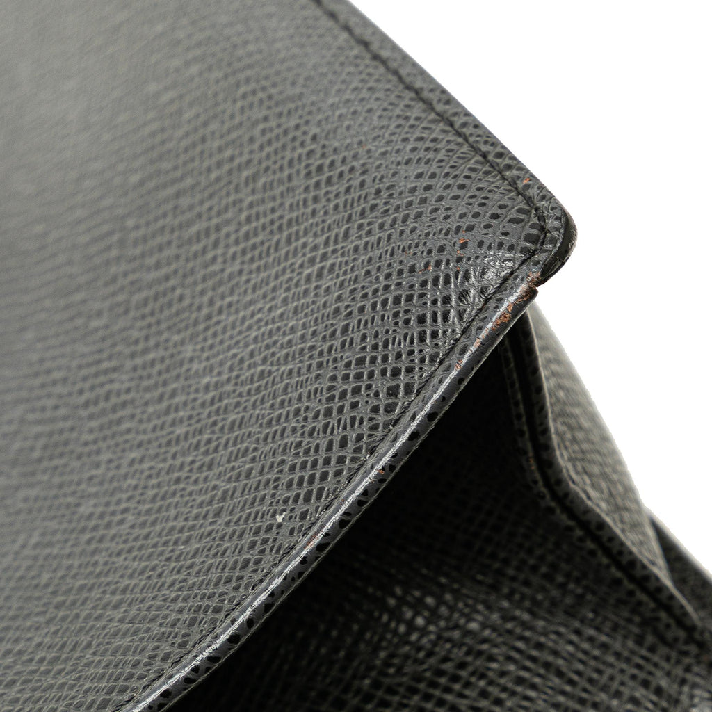 Louis Vuitton Taiga Selenga