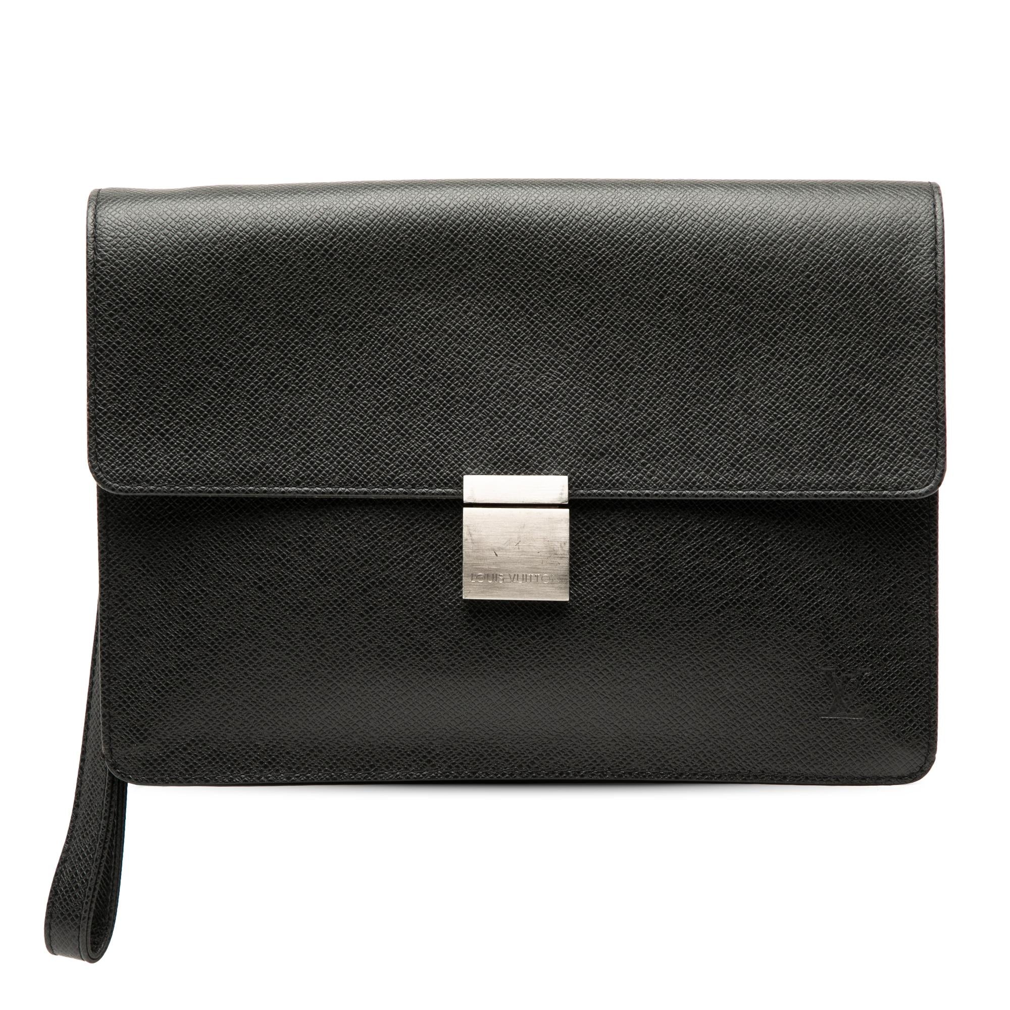 Louis Vuitton Taiga Selenga