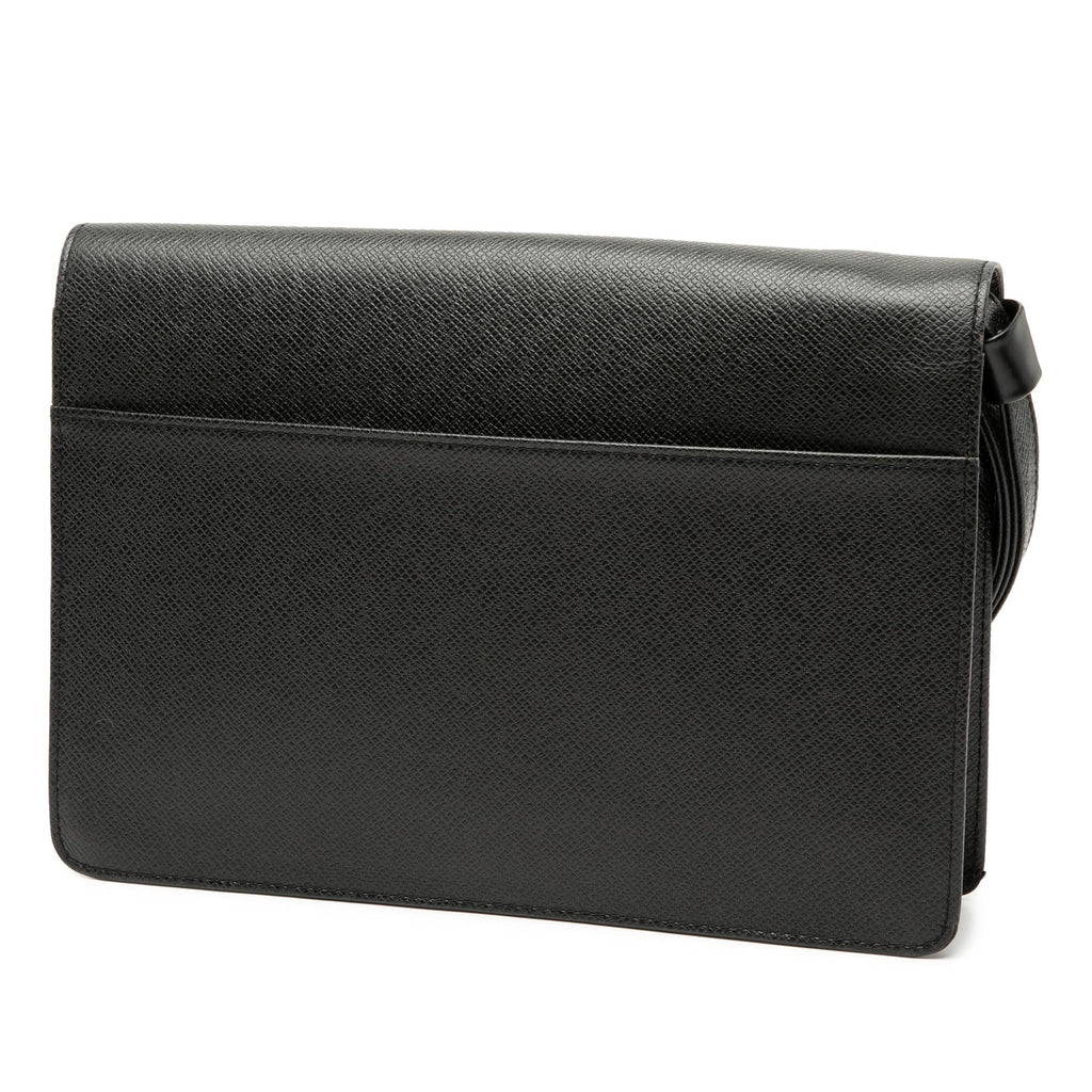 Louis Vuitton Taiga Selenga