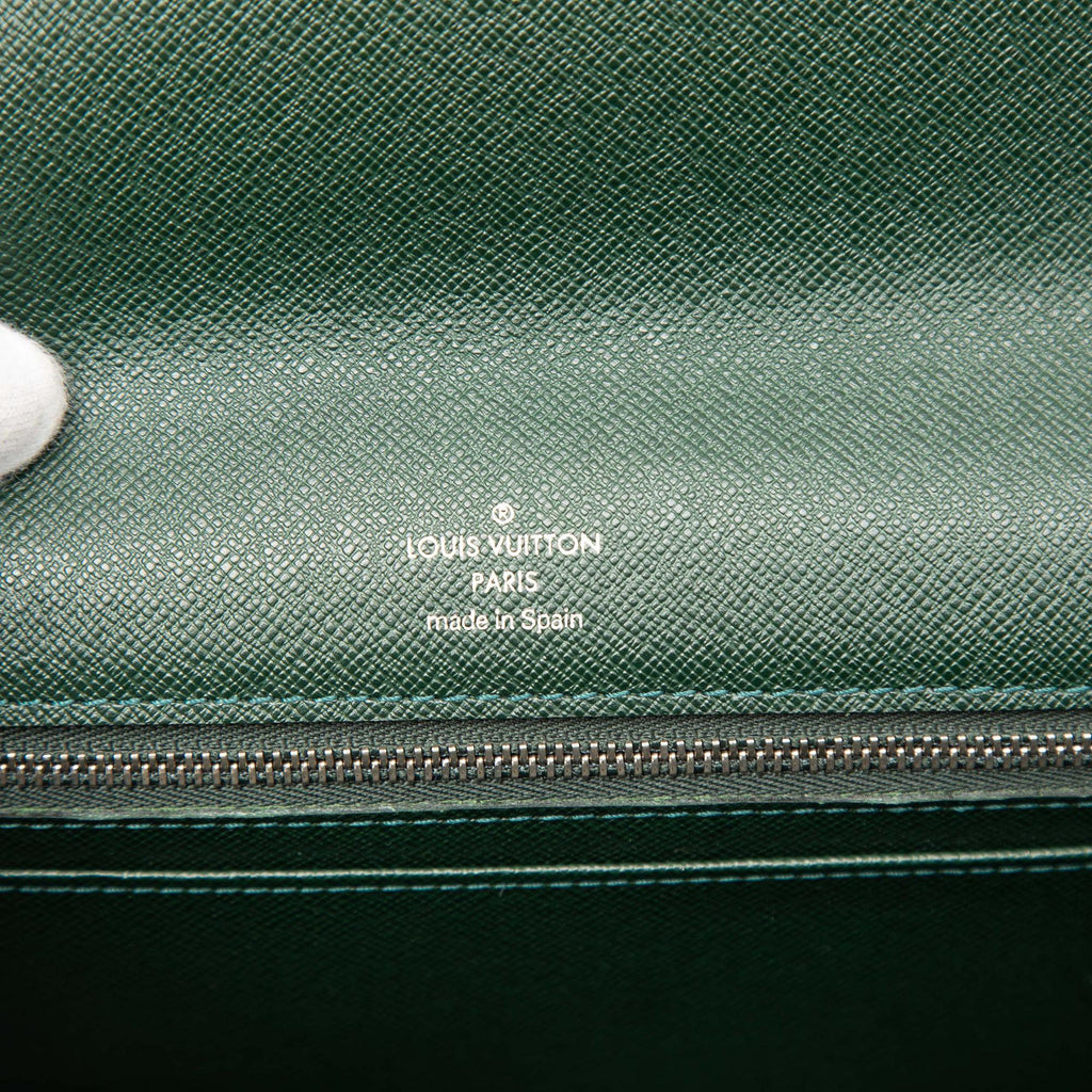 Louis Vuitton Taiga Selenga