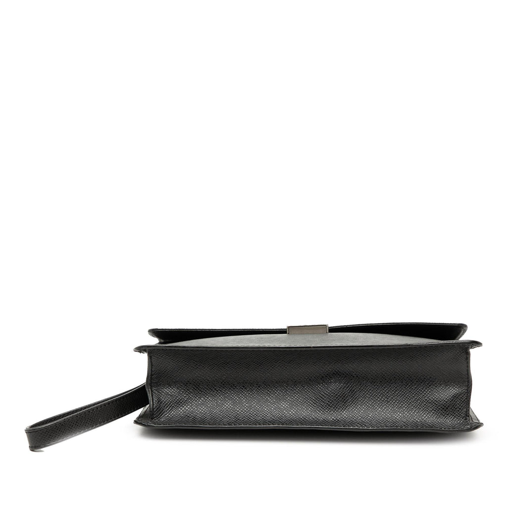 Louis Vuitton Taiga Selenga