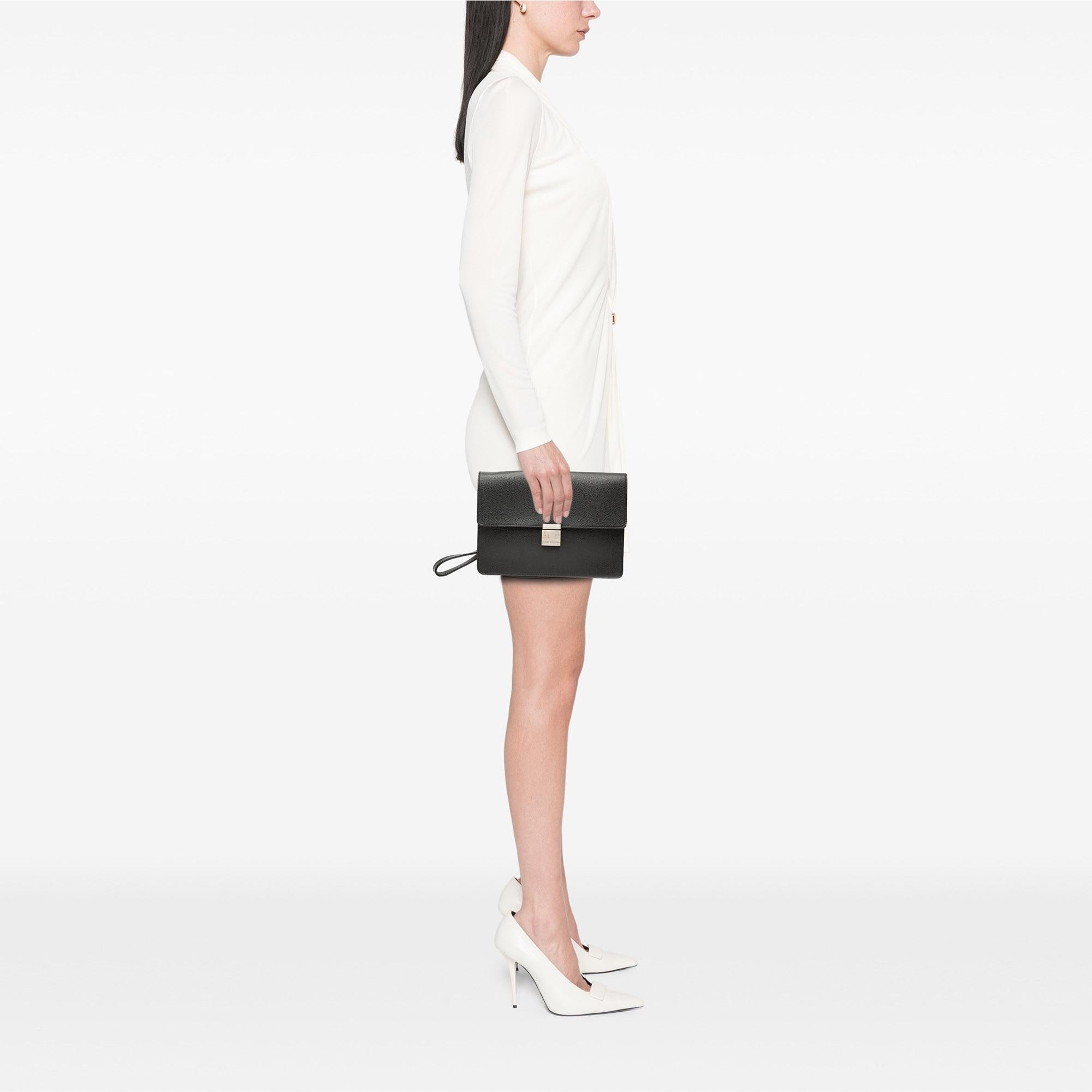 Louis Vuitton Taiga Selenga