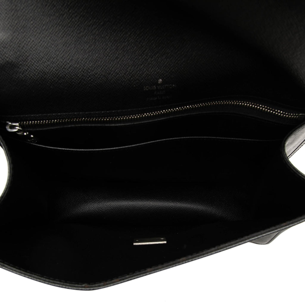 Louis Vuitton Taiga Selenga