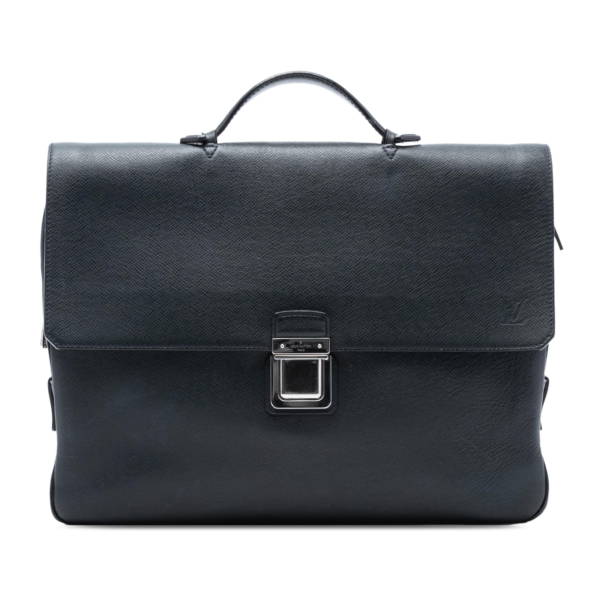 Louis Vuitton Taiga Vassili PM