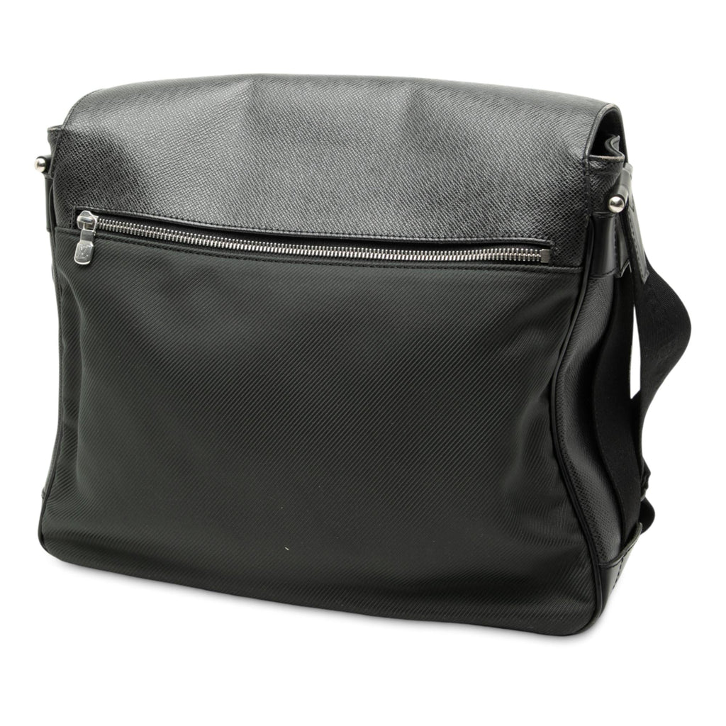 Louis Vuitton Taiga Viktor