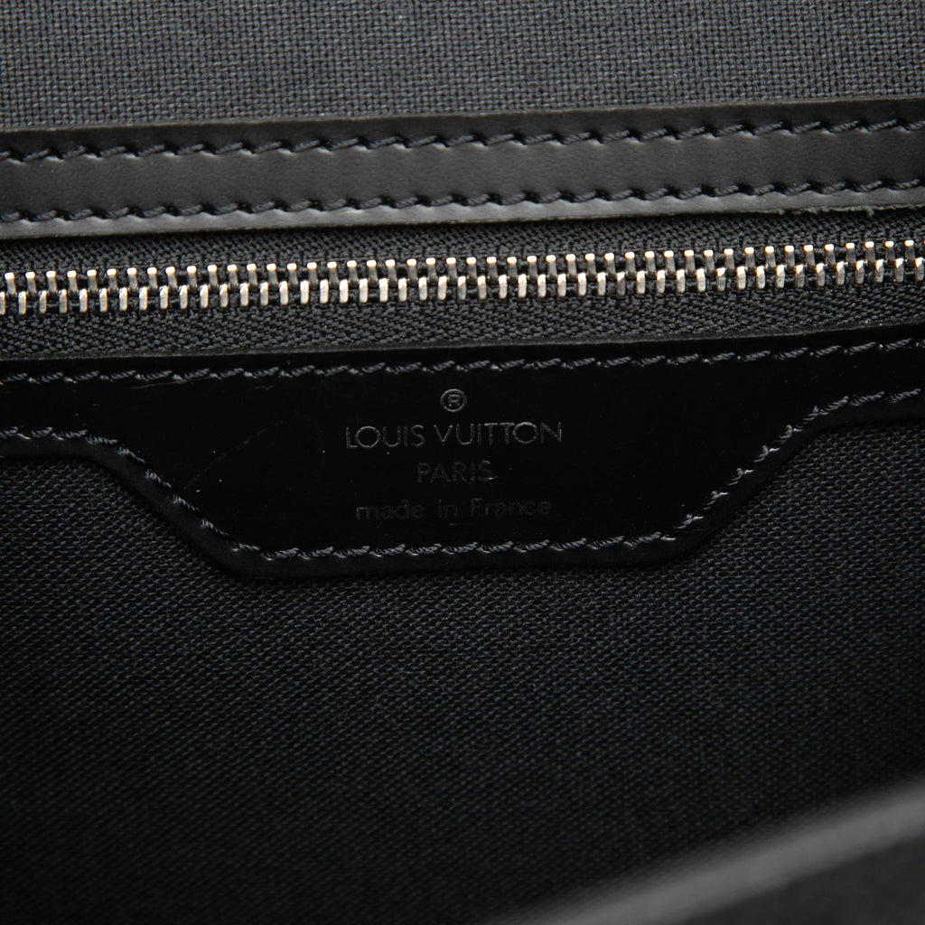 Louis Vuitton Taiga Yaranga