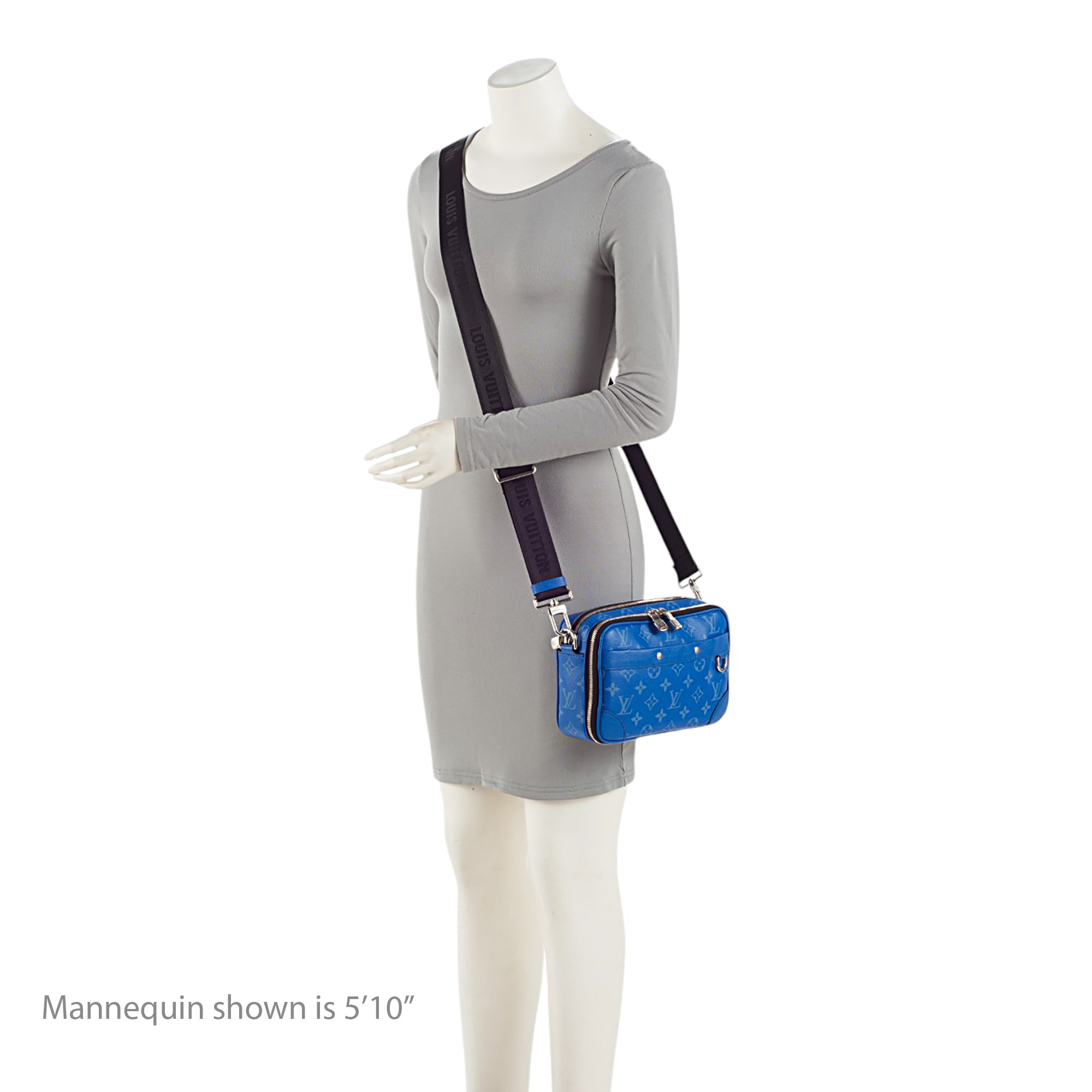 Louis Vuitton Taigarama Leather Alpha Messenger (SHF-TACnOz)