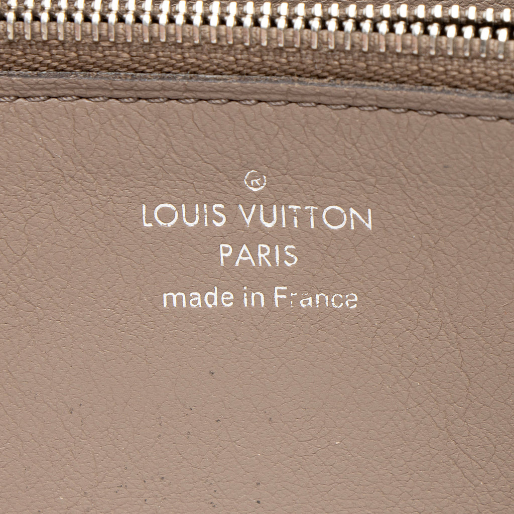 Louis Vuitton Veau Cachemire Comete Zip Around Wallet