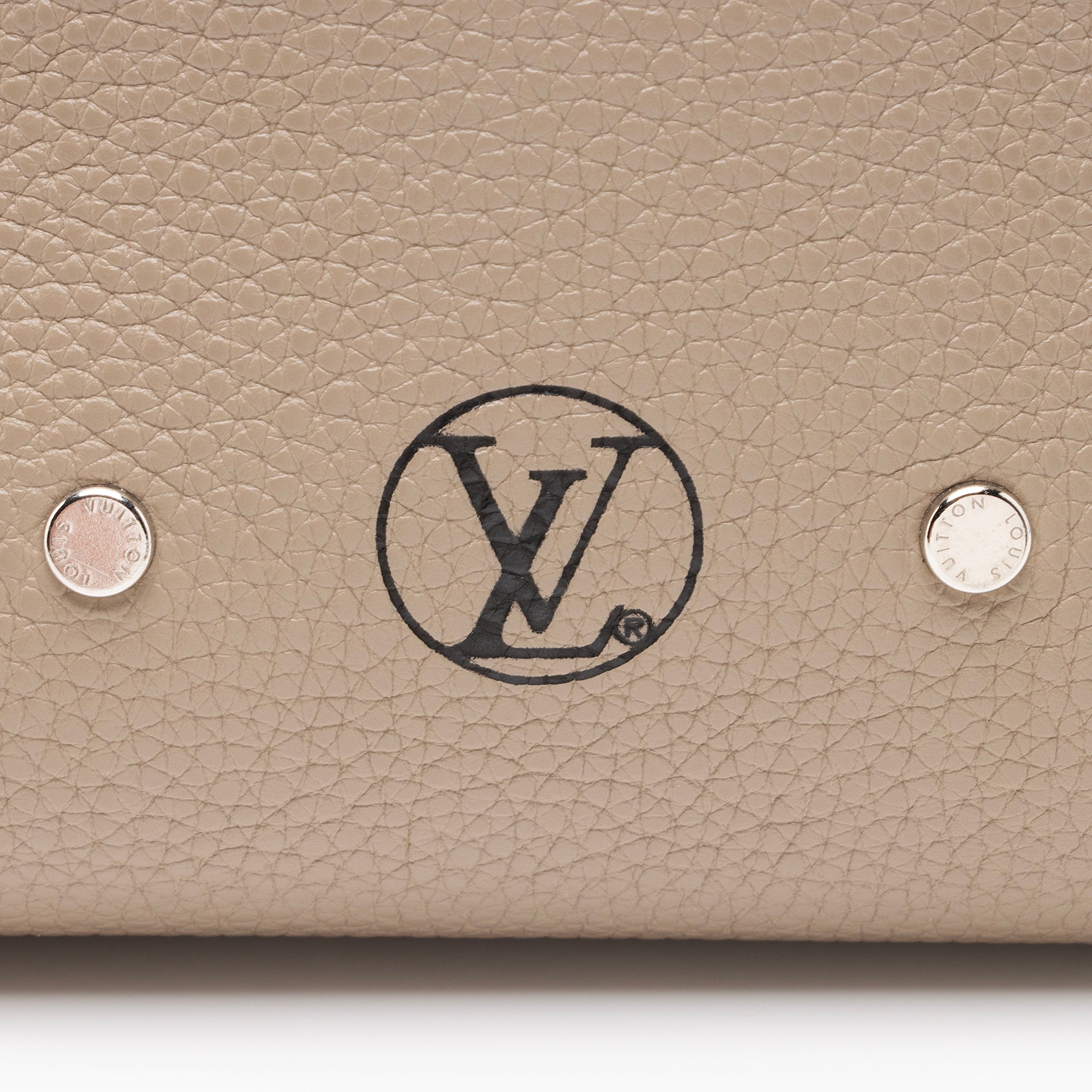Louis Vuitton Veau Nuage Calfskin Milla MM Tote (SHF-23752)