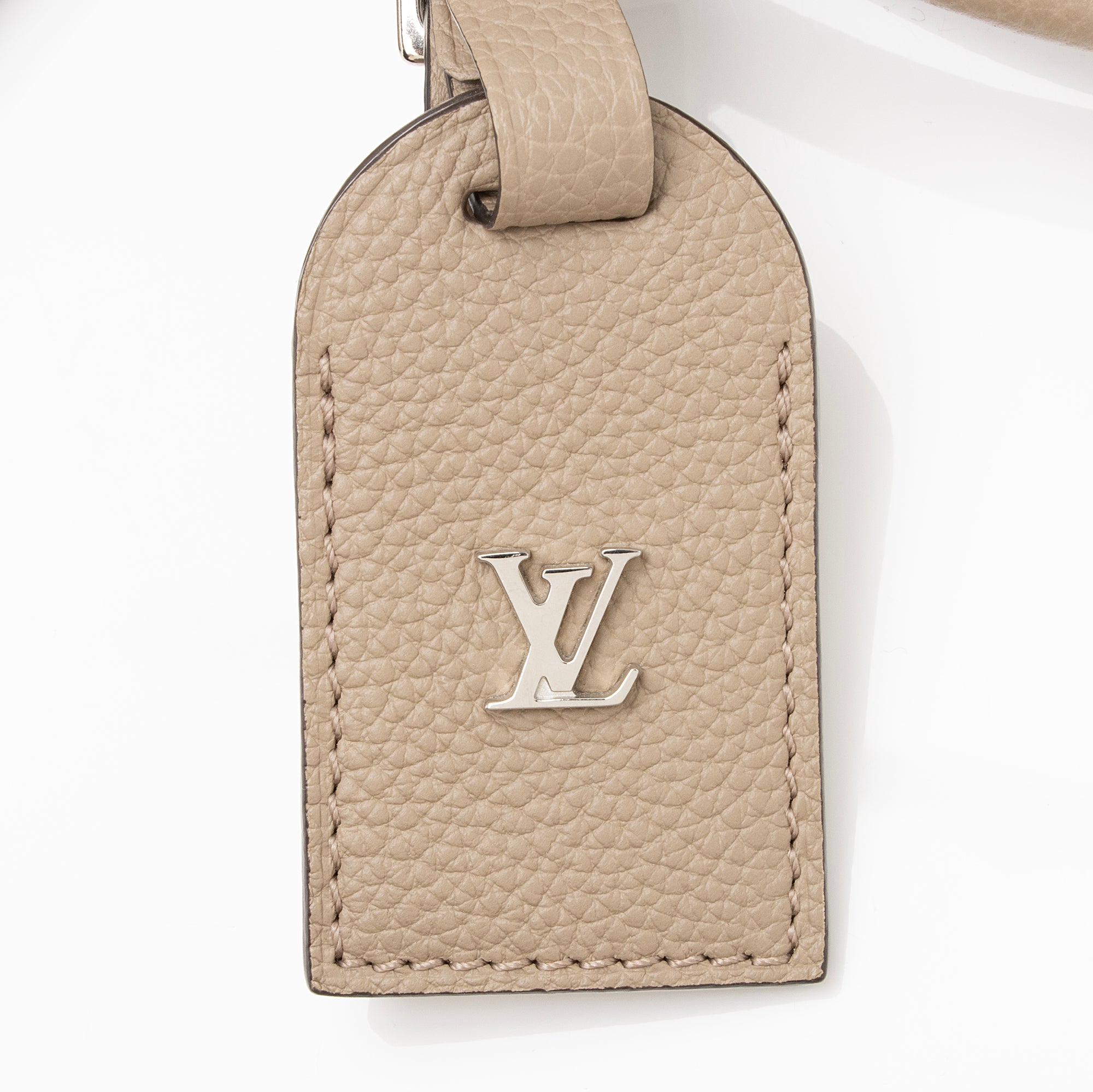 Louis Vuitton Veau Nuage Calfskin Milla MM Tote (SHF-23752)