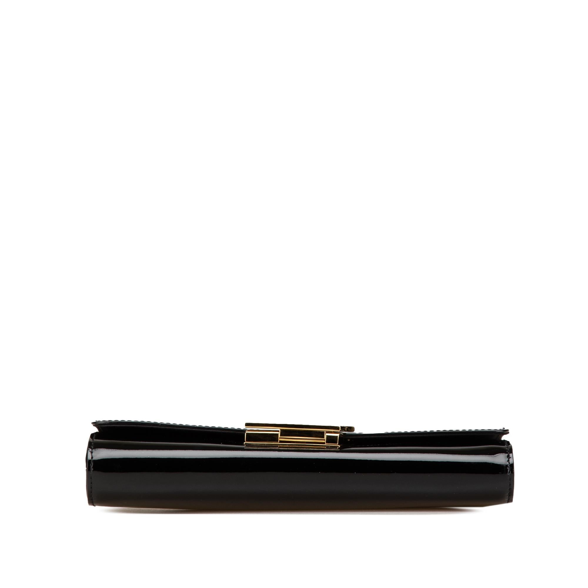 Louis Vuitton Vernis Louise East West Clutch (SHG-HaRu4Q)