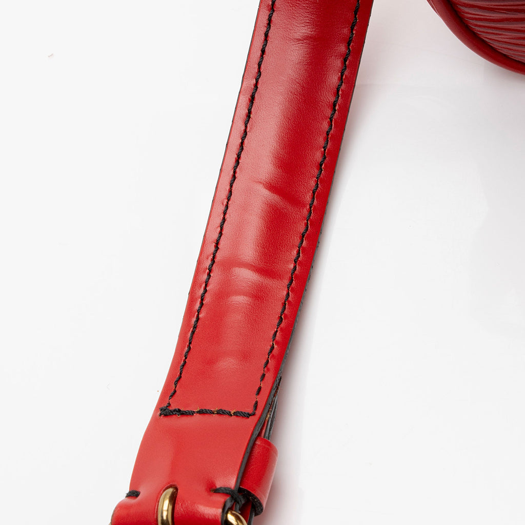 Louis Vuitton Vintage Epi Leather Cartouchiere MM Shoulder Bag