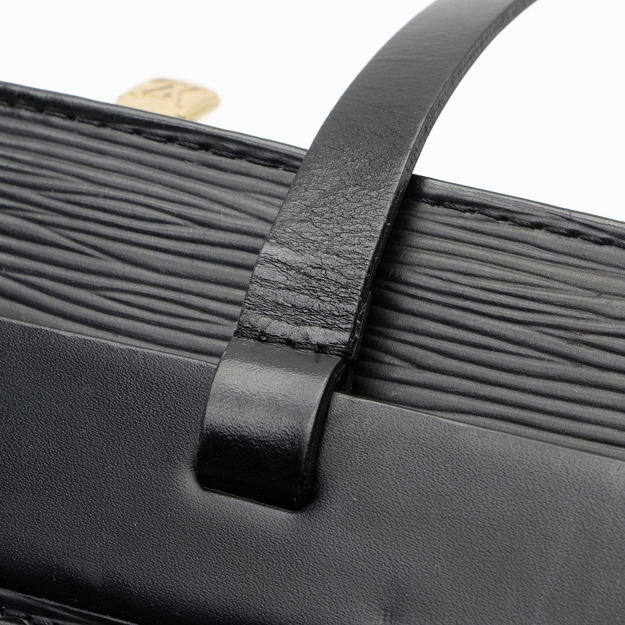 Louis Vuitton Vintage Epi Leather Croisette PM Shoulder Bag (SHF-vgaztx)