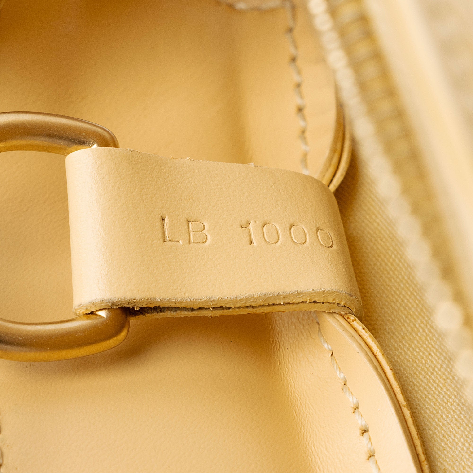 Louis Vuitton Vintage Epi Leather Croisette PM Shoulder Bag (SHF-eummJM)