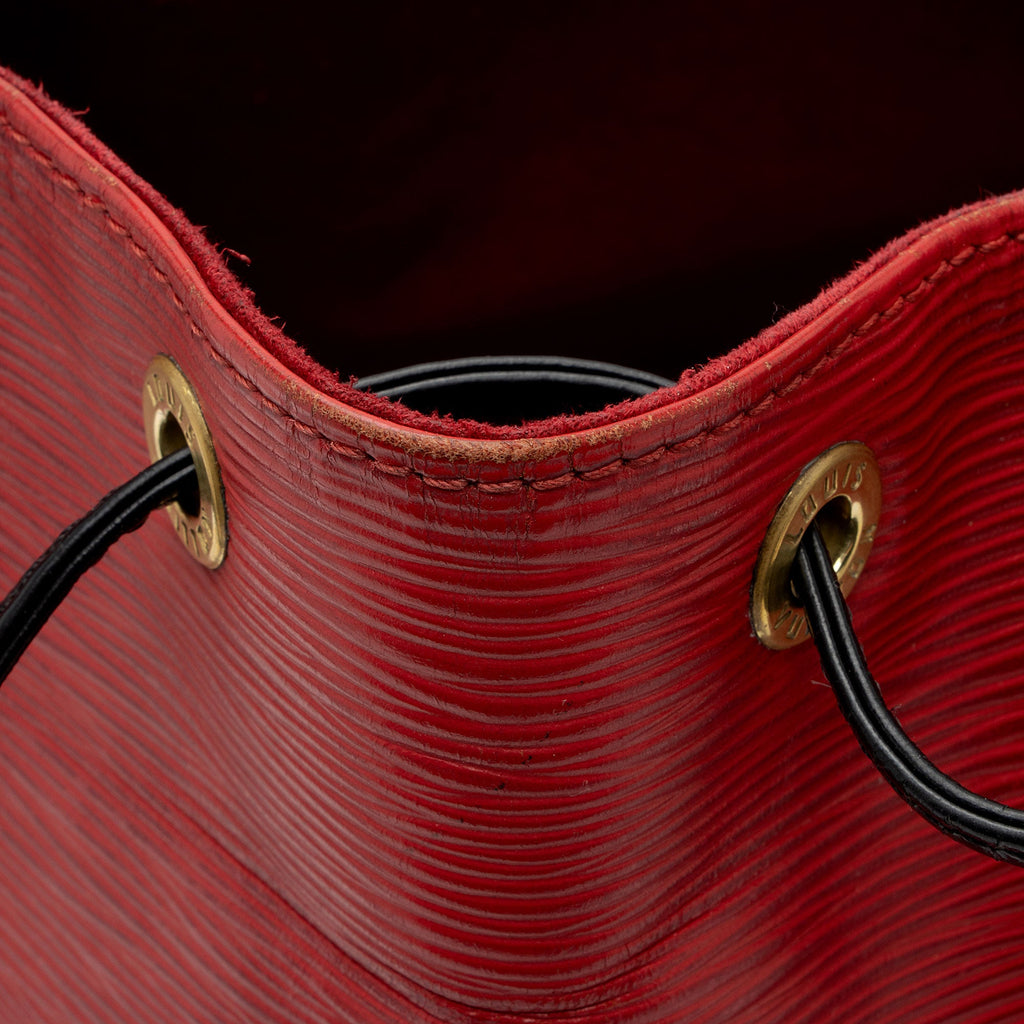 Louis Vuitton Vintage Epi Leather Petit Noe Shoulder Bag (SHF-UrRdhi)