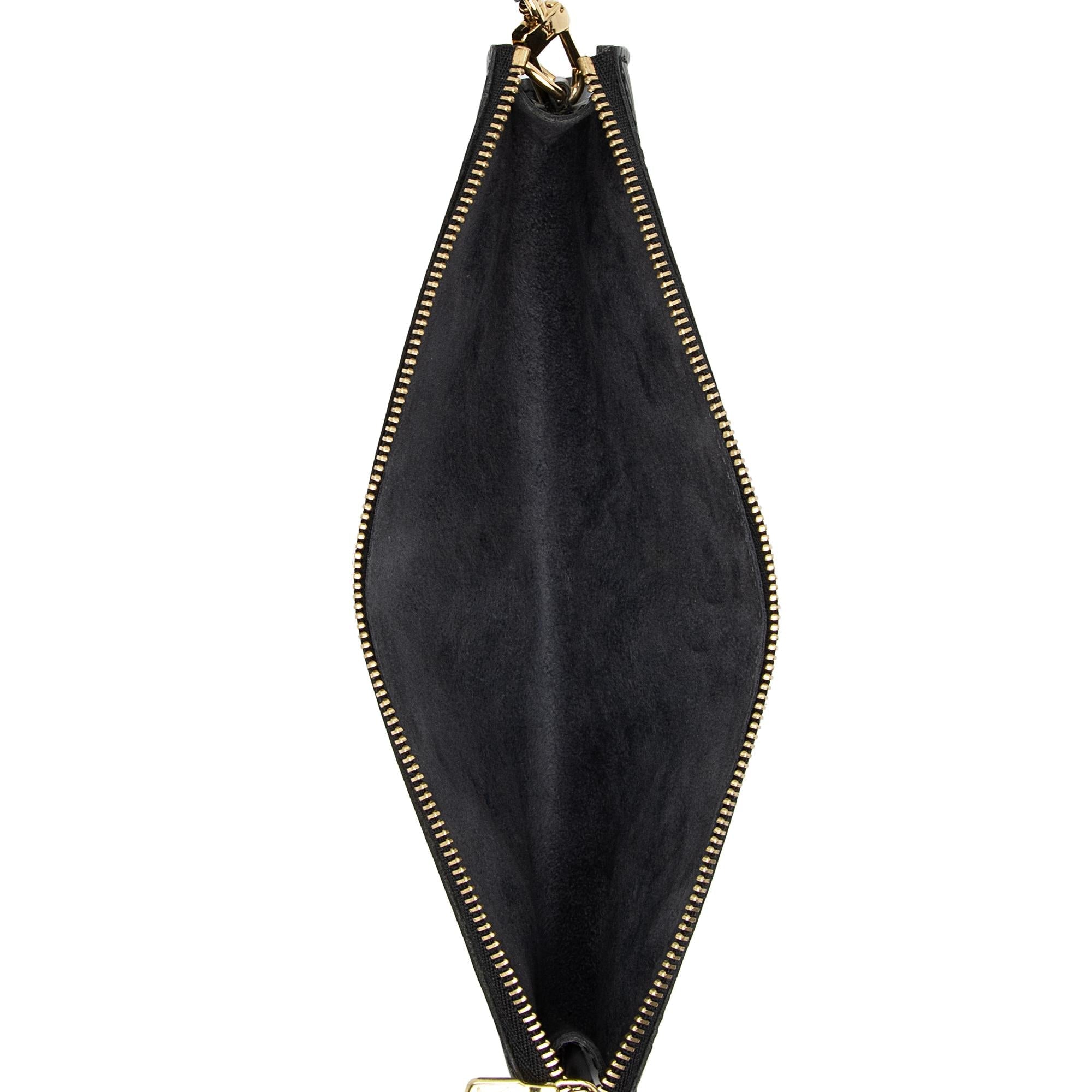 Louis Vuitton Vintage Epi Leather Pochette Accessoires (SHF-YUa4cL)