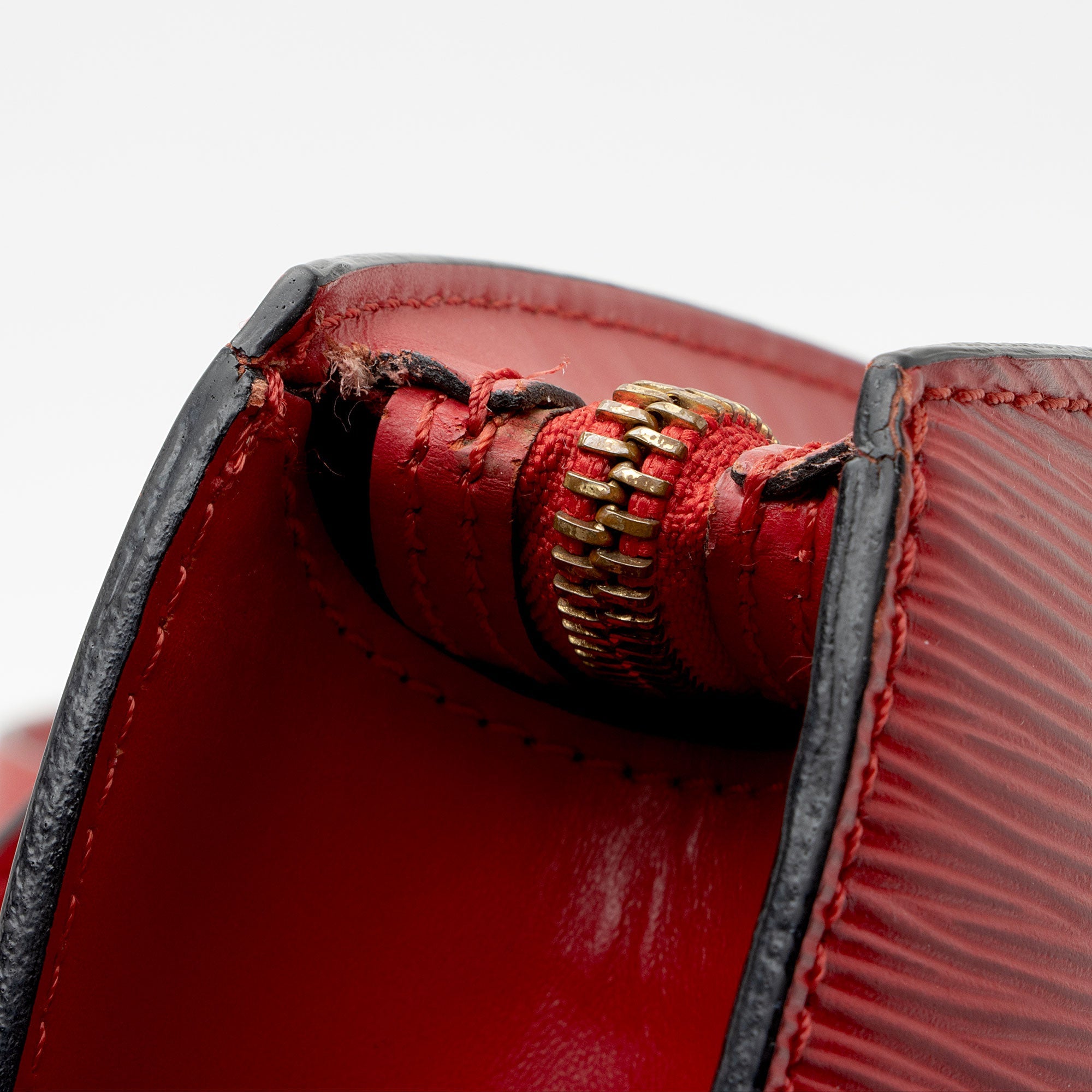 Louis Vuitton Vintage Epi Leather St. Jacques GM Shoulder Bag (SHF-pXWtO8)