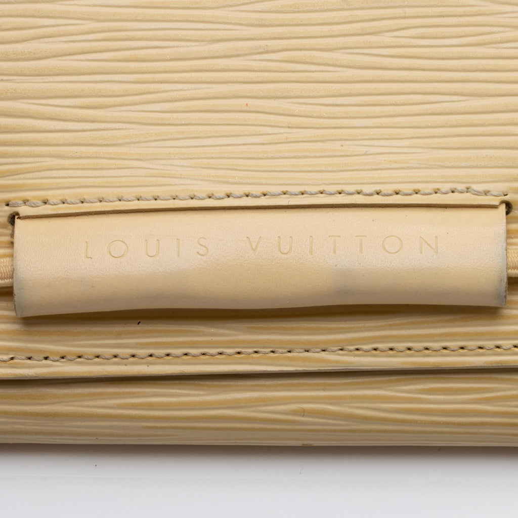 Louis Vuitton Vintage Epi Leather Trifold Wallet (SHF-23581)