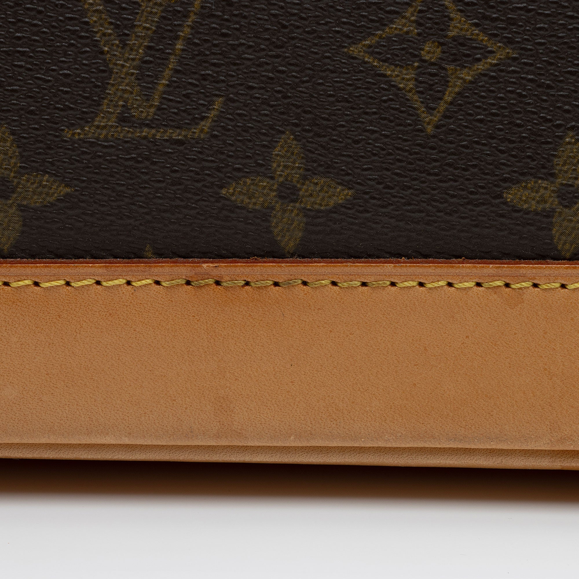 Louis Vuitton Vintage Monogram Canvas Alma PM Satchel (SHF-Z8pdA9)
